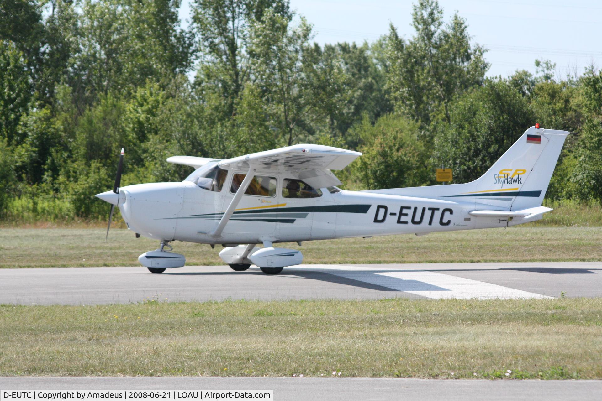 D-EUTC, Cessna 172S C/N 172S8810, Cessna 172S Skyhawk @ Flugplatzfest Stokerau