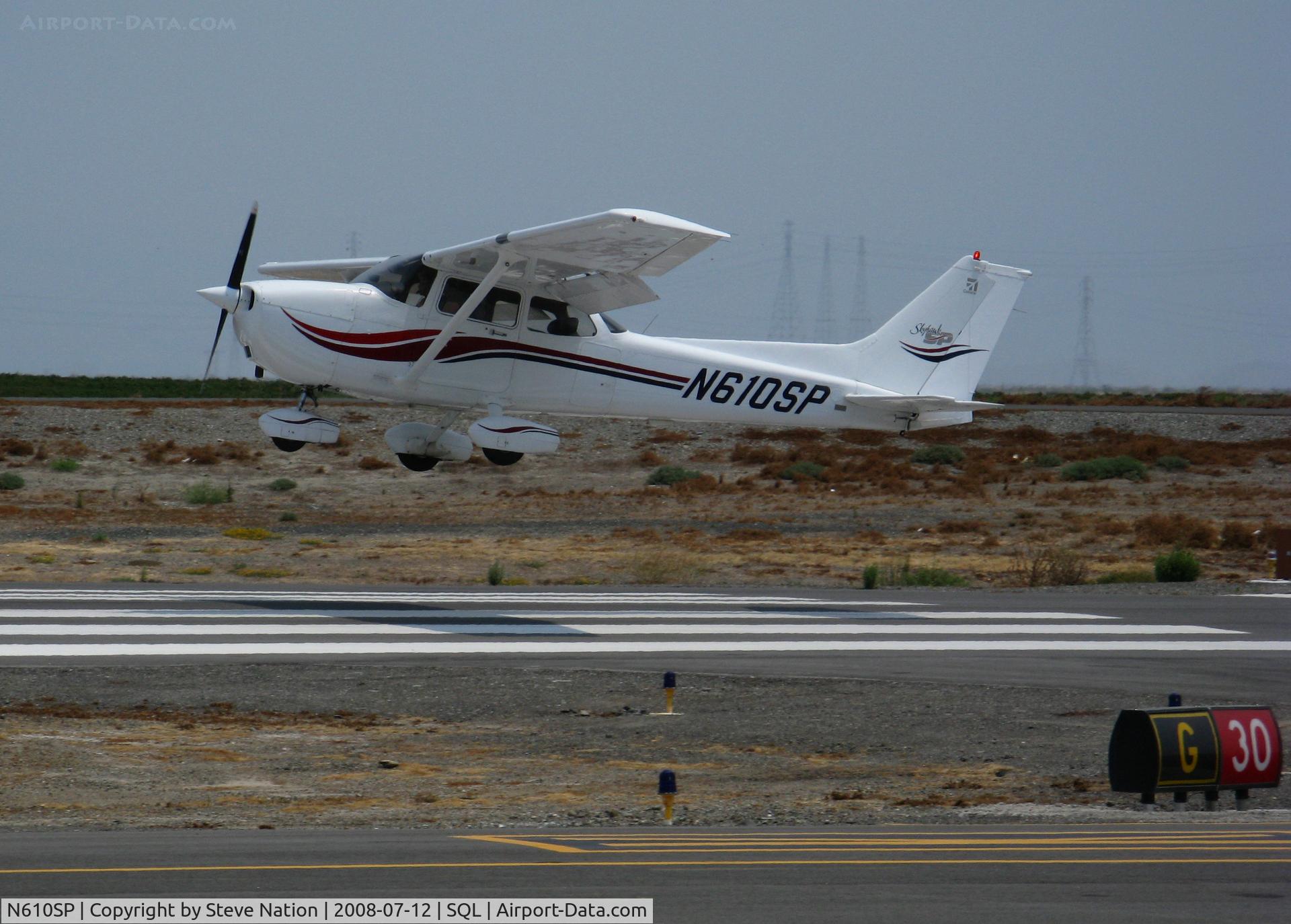 N610SP, 2000 Cessna 172S Skyhawk SP C/N 172S8591, 2000 Cessna 172S shooting touch and goes in smoky conditions @ San Carlos, CA
