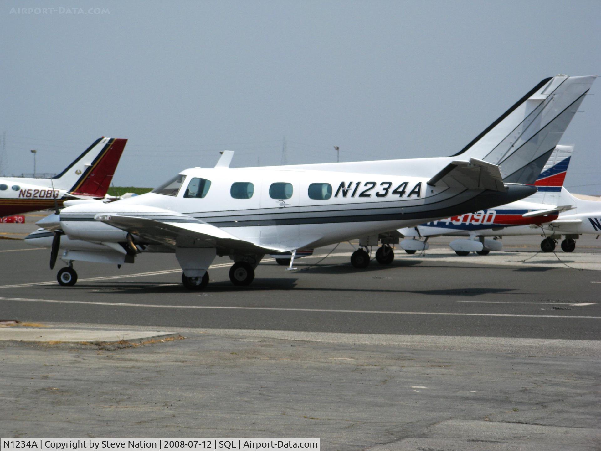 N1234A, 1980 Beech B-60 Duke C/N P-535, 1980 Beech B-60 in smoky conditions @ San Carlos, CA