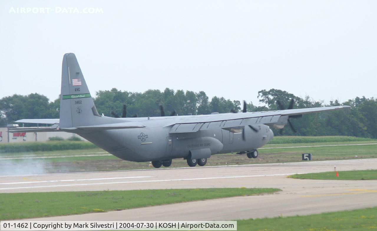 01-1462, 2001 Lockheed C-130J-30 Super Hercules C/N 382-5526, Oshkosh 2004