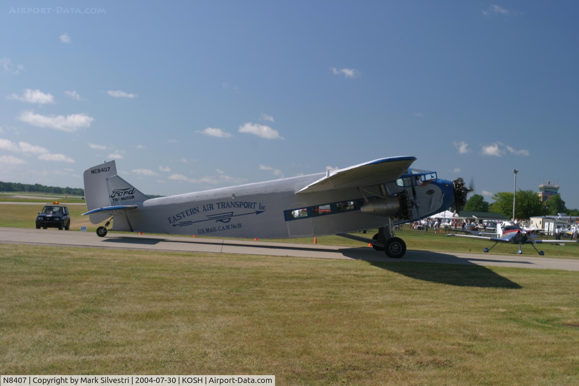 N8407, 1929 Ford 4-AT-E Tri-Motor C/N 69, Oshkosh 2004