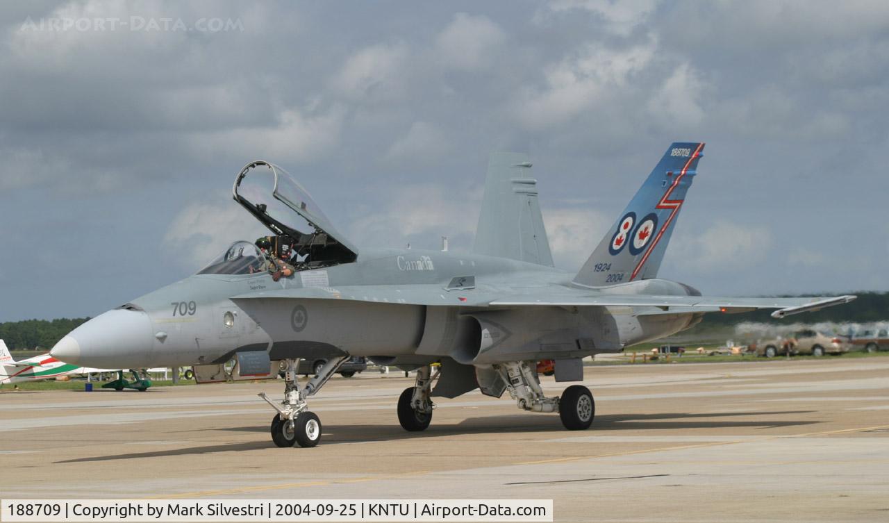 188709, McDonnell Douglas CF-188A Hornet C/N 0134/A101, Oceana 2004