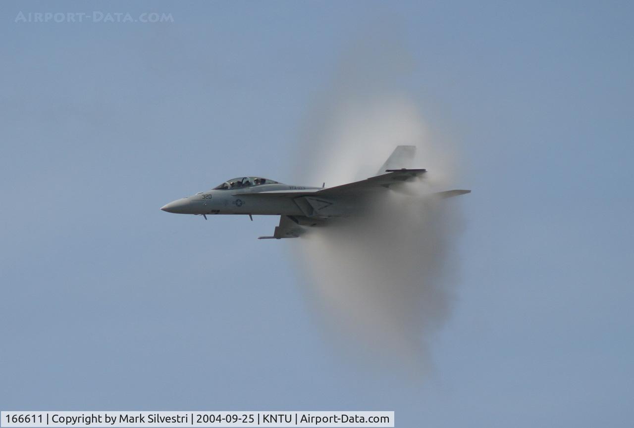 166611, Boeing F/A-18F Super Hornet C/N F104, Oceana 2004