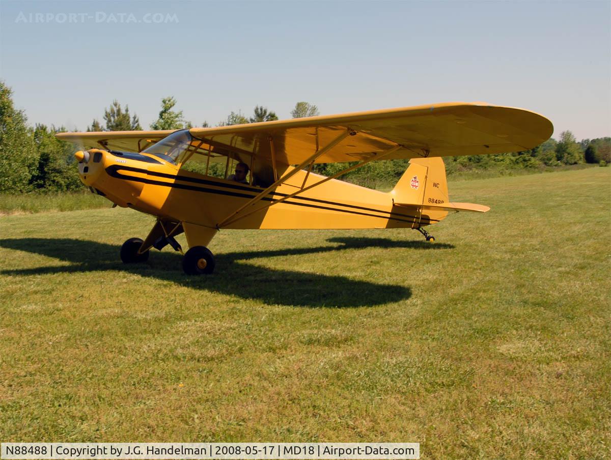 N88488, 1946 Piper J3C-65 Cub C/N 16112, Taxiing at Horn Point Aerodrome 5-17-08