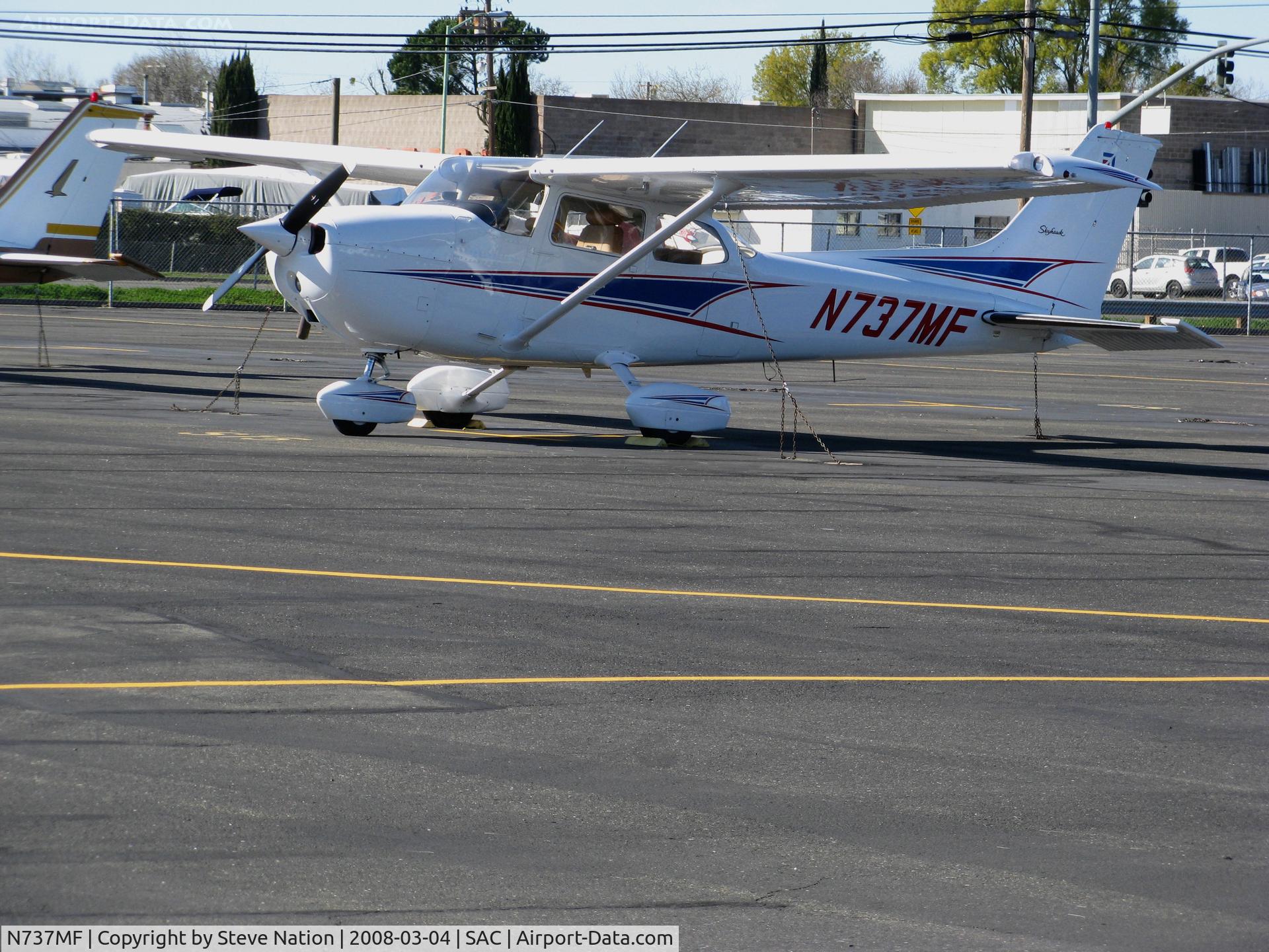N737MF, 1977 Cessna 172N C/N 17269517, Carter Flygare Inc. 1977 Cessna 172N @ Sacramento Executive Airport, CA