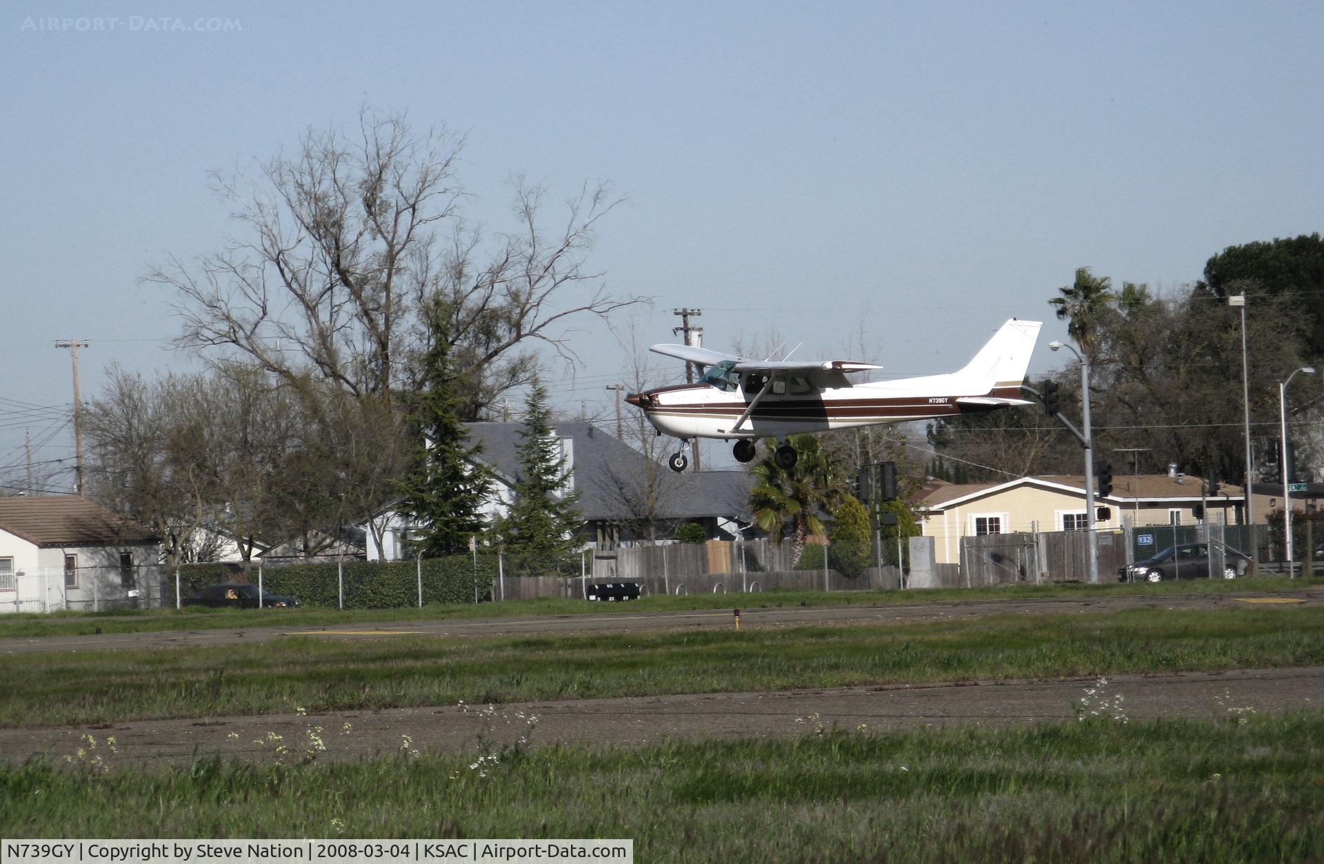 N739GY, 1978 Cessna 172N C/N 17270543, 1978 cessna 172N on final @ Sacramento Executive Airport, CA