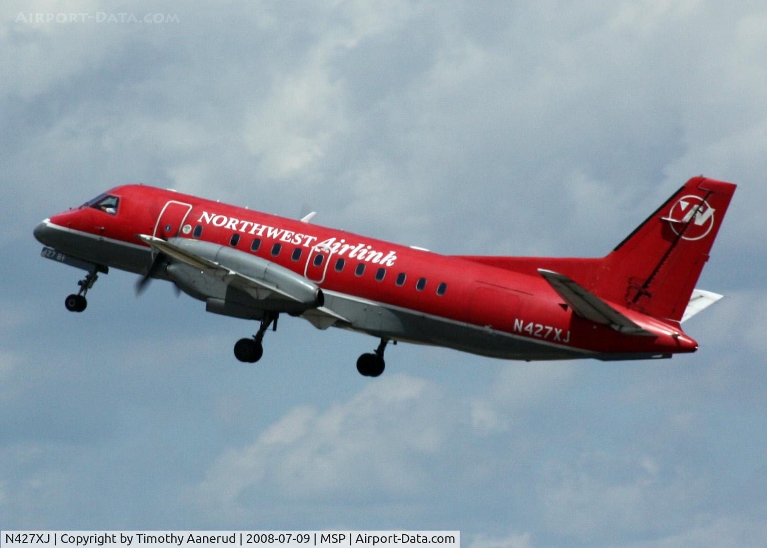 N427XJ, 1997 Saab 340B C/N 340B-427, Departing runway 30R