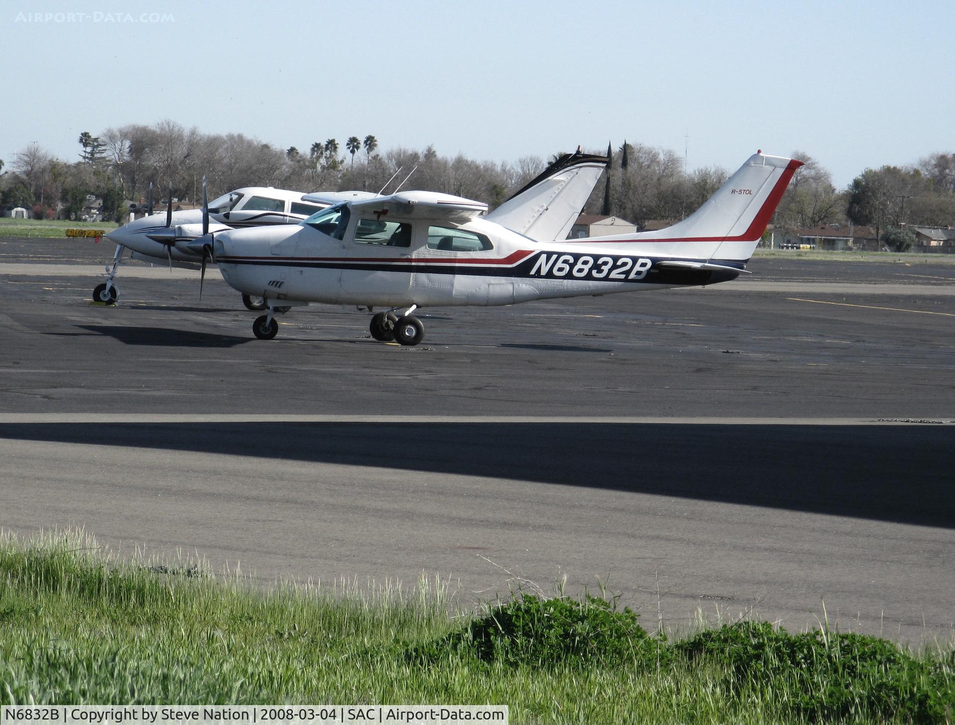 N6832B, 1978 Cessna T210M Turbo Centurion C/N 21062843, Coos Bay, OR-based Montana National Inc. 1978 Cessna T210M @ Sacramento Executive Airport, CA