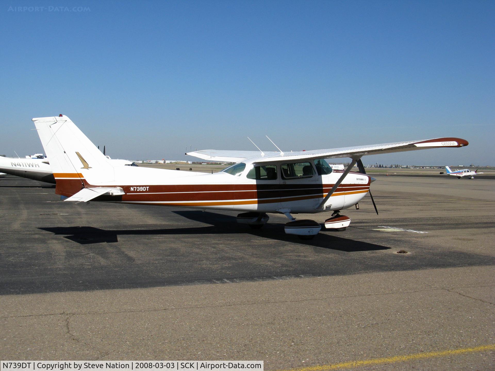 N739DT, 1978 Cessna 172N C/N 17270467, 1978 Cessna 172N@ Stockton Muni Airport, CA
