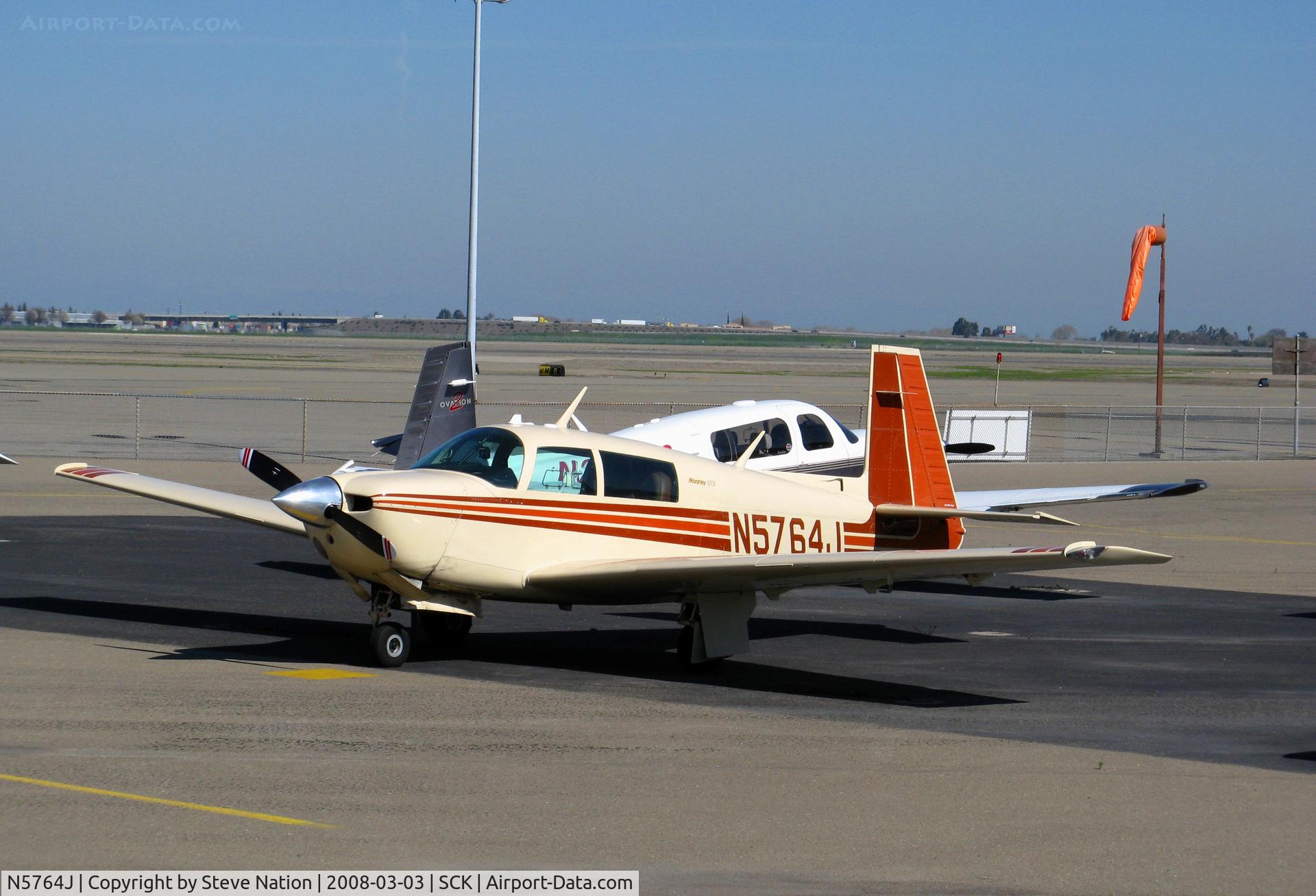 N5764J, 1984 Mooney M20J 201 C/N 24-1478, 1984 Mooney M20J @ Stockton, CA