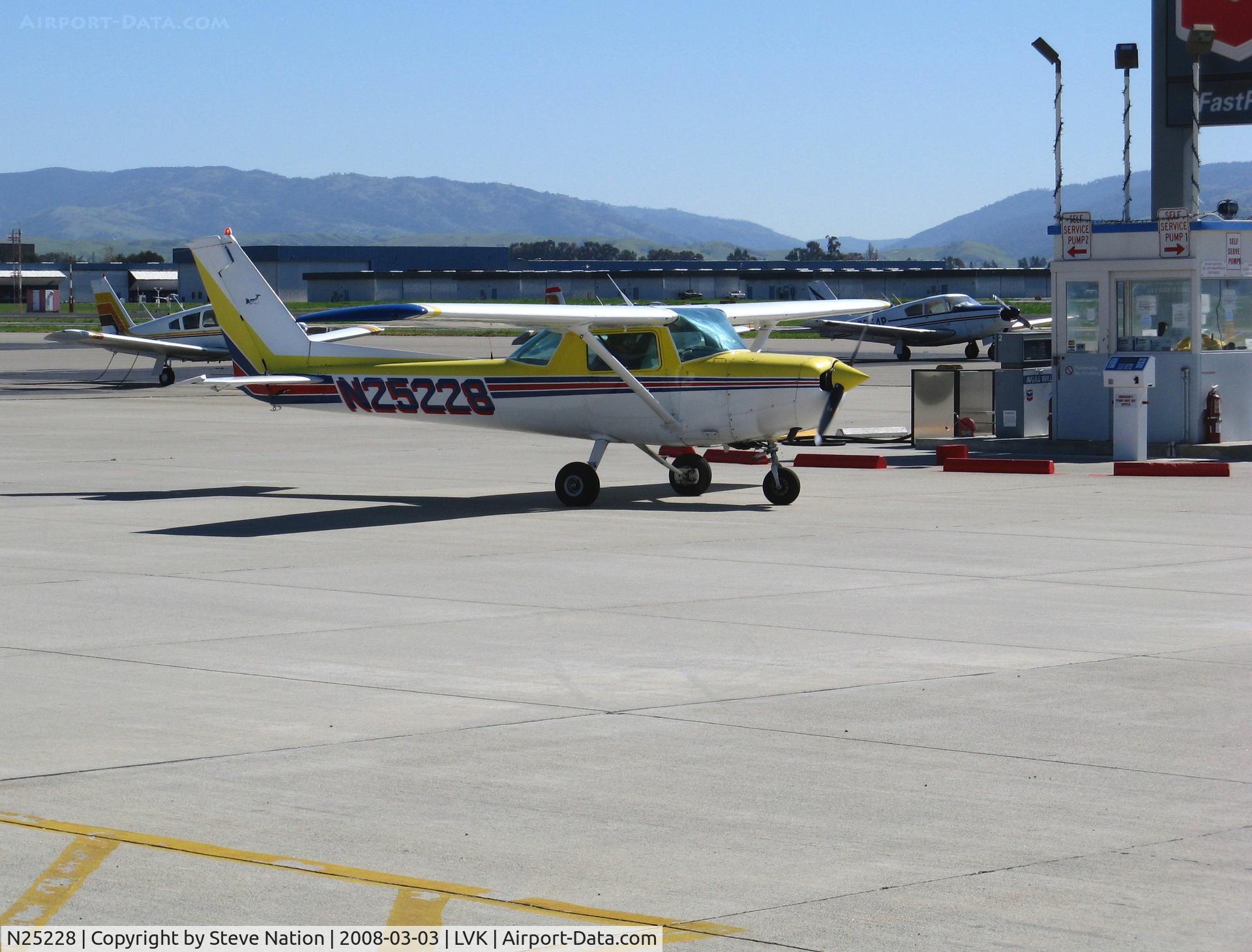N25228, 1977 Cessna 152 C/N 15280543, 1977 Cessna 152 gassing up @ Livermore, CA