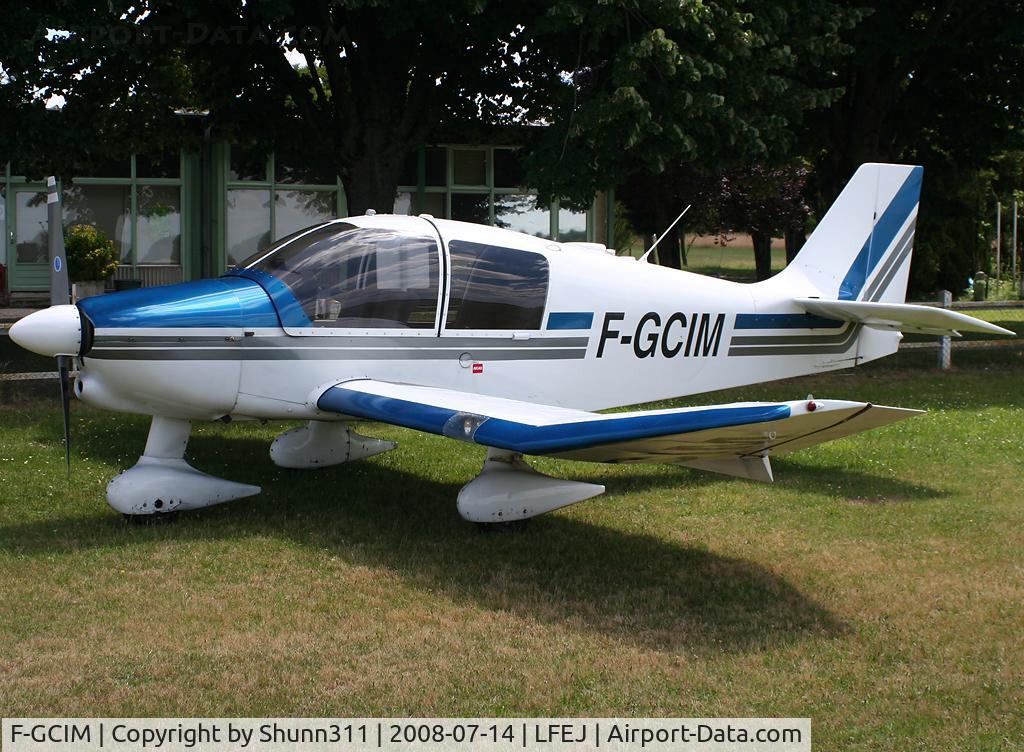 F-GCIM, Robin DR-400-140B Major C/N 1469, Parked here and waiting a new light flight...