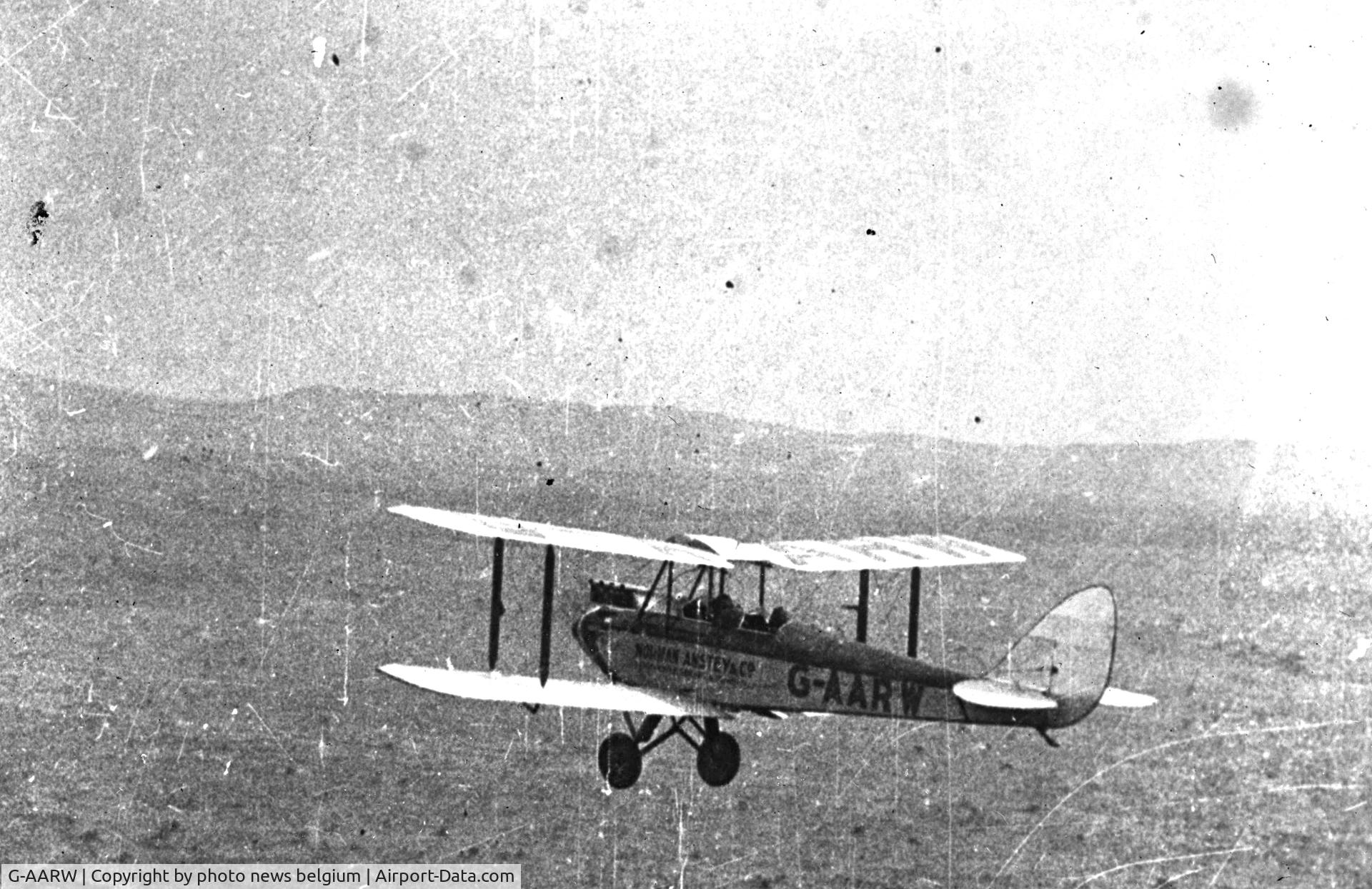 G-AARW, De Havilland DH60G GIPSY MOTH C/N 1209, aerial view