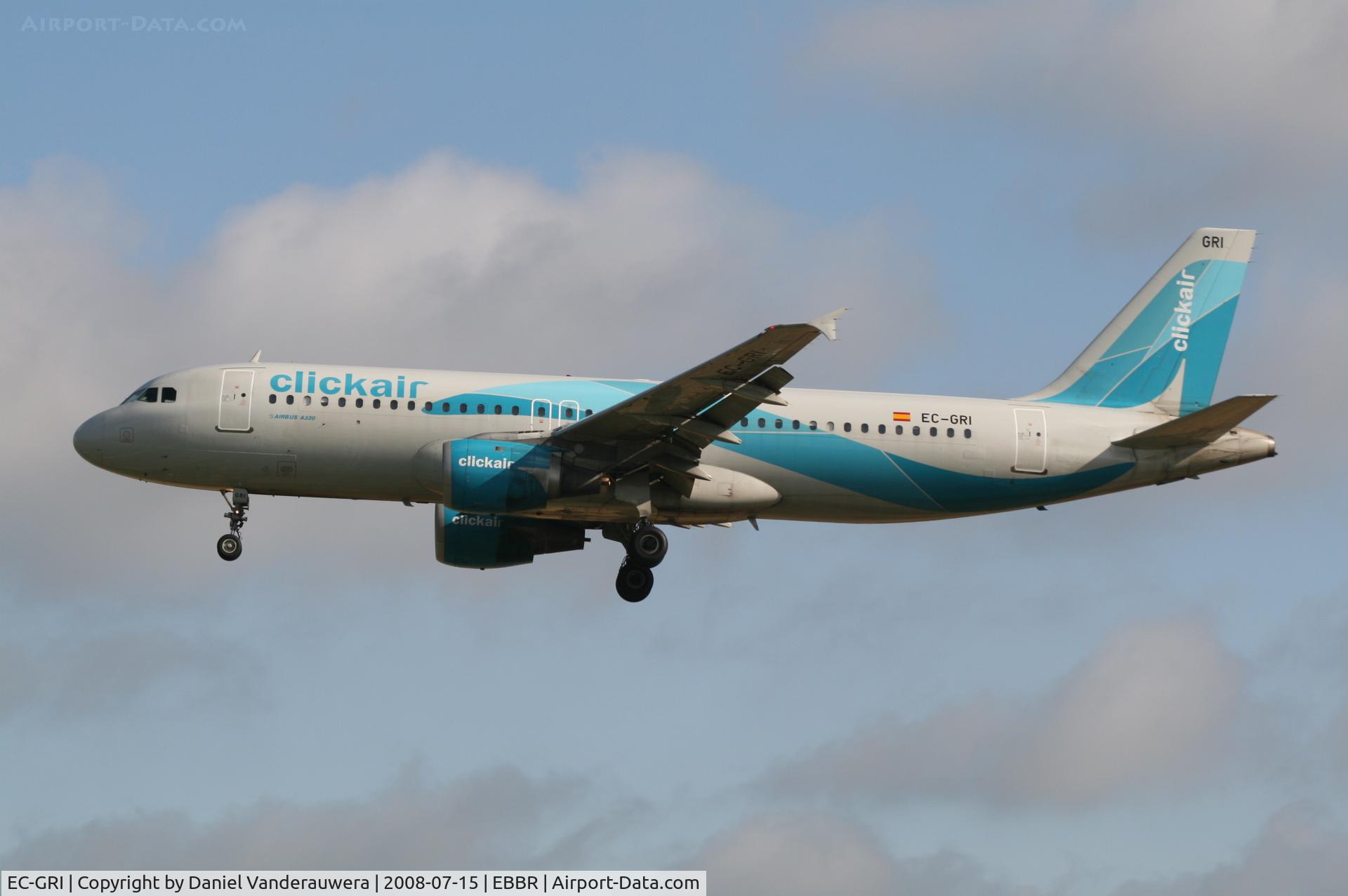 EC-GRI, 1991 Airbus A320-211 C/N 177, arrival of flight XG1241 to rwy 25L