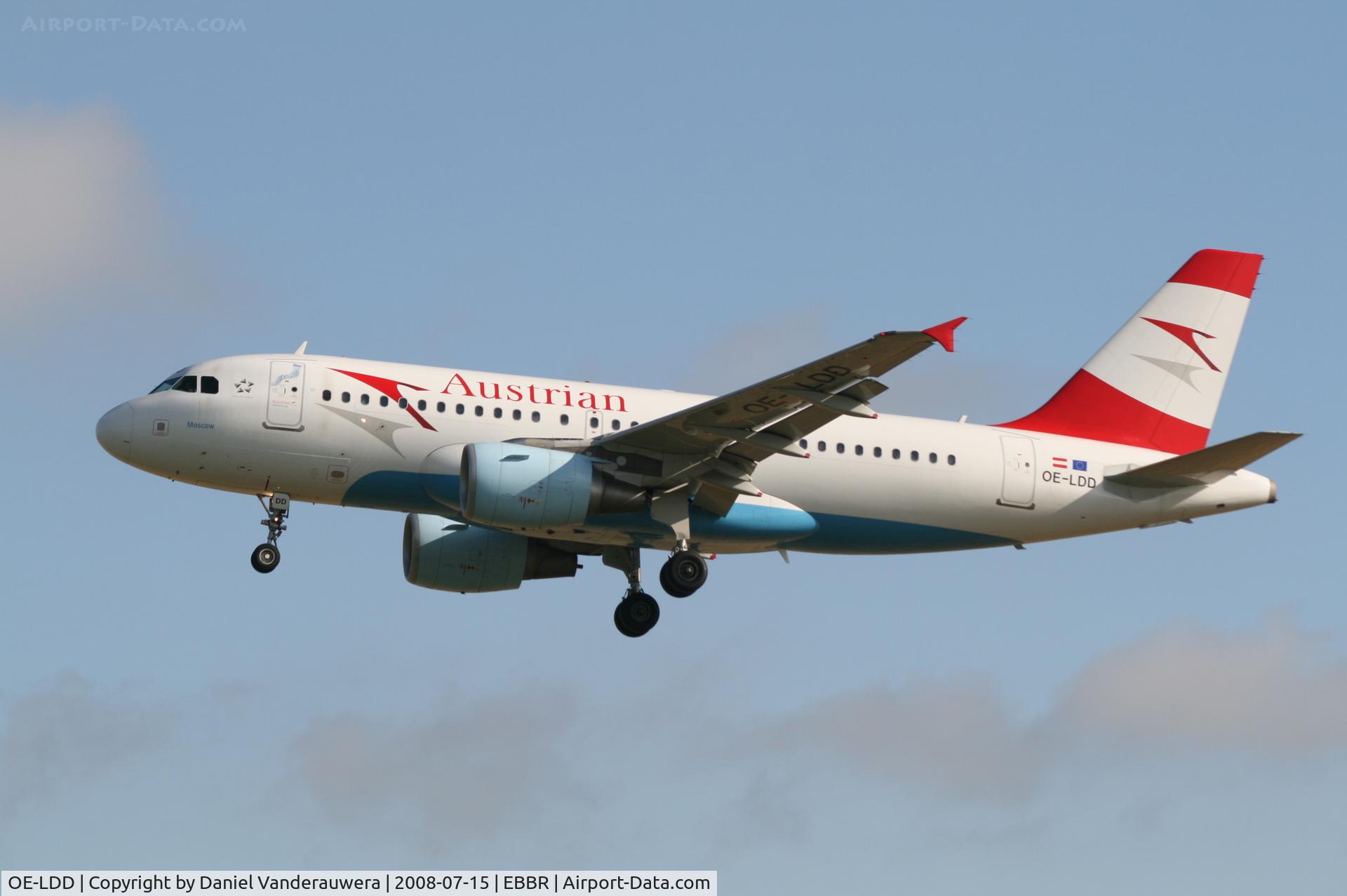 OE-LDD, 2005 Airbus A319-112 C/N 2416, arrival of flight OS351 to rwy 25L