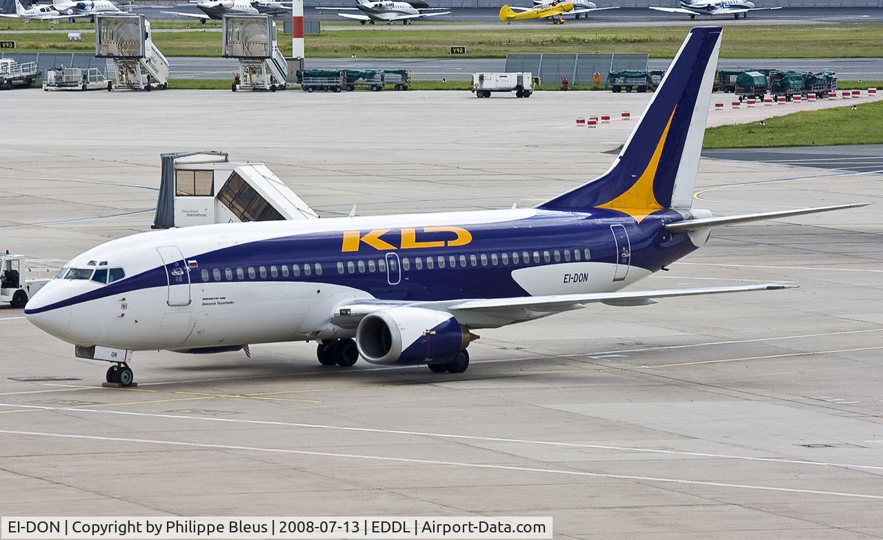EI-DON, 1988 Boeing 737-3Y0 C/N 23812/1511, KD Avia, -300 parked after disembarking passengers