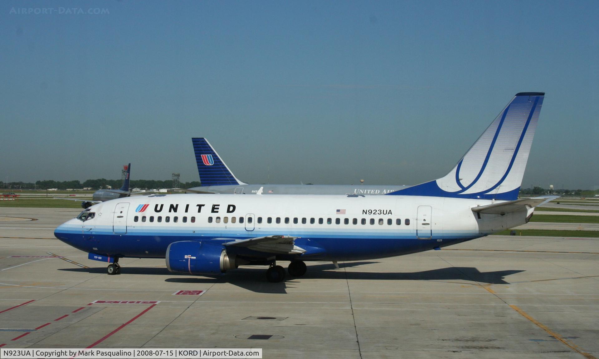 N923UA, 1992 Boeing 737-522 C/N 26643, Boeing 737-500