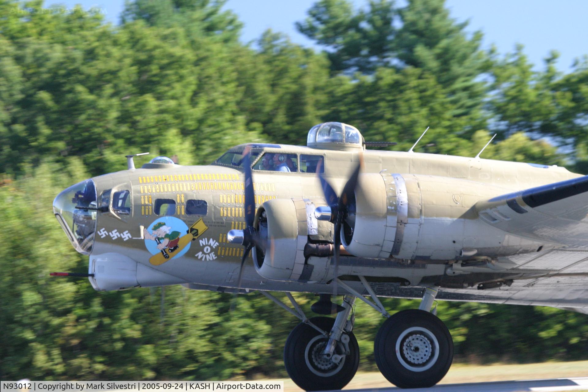 N93012, 1944 Boeing B-17G-30-BO Flying Fortress C/N 32264, DWC 2005
