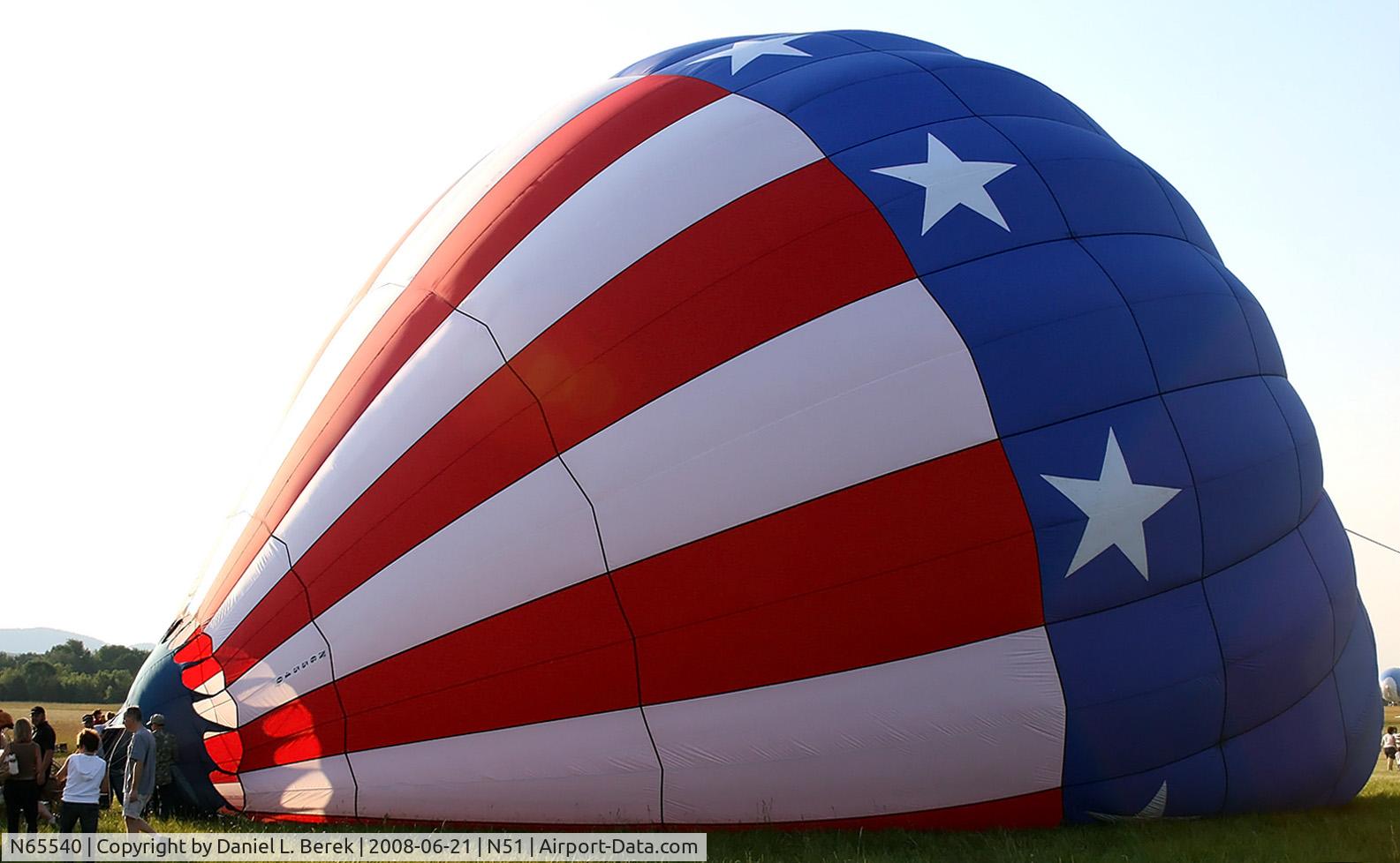 N65540, 1987 Aerostar International Inc RAVEN S57-A C/N S57A-3011, A patriotic balloon rises to the occasion.