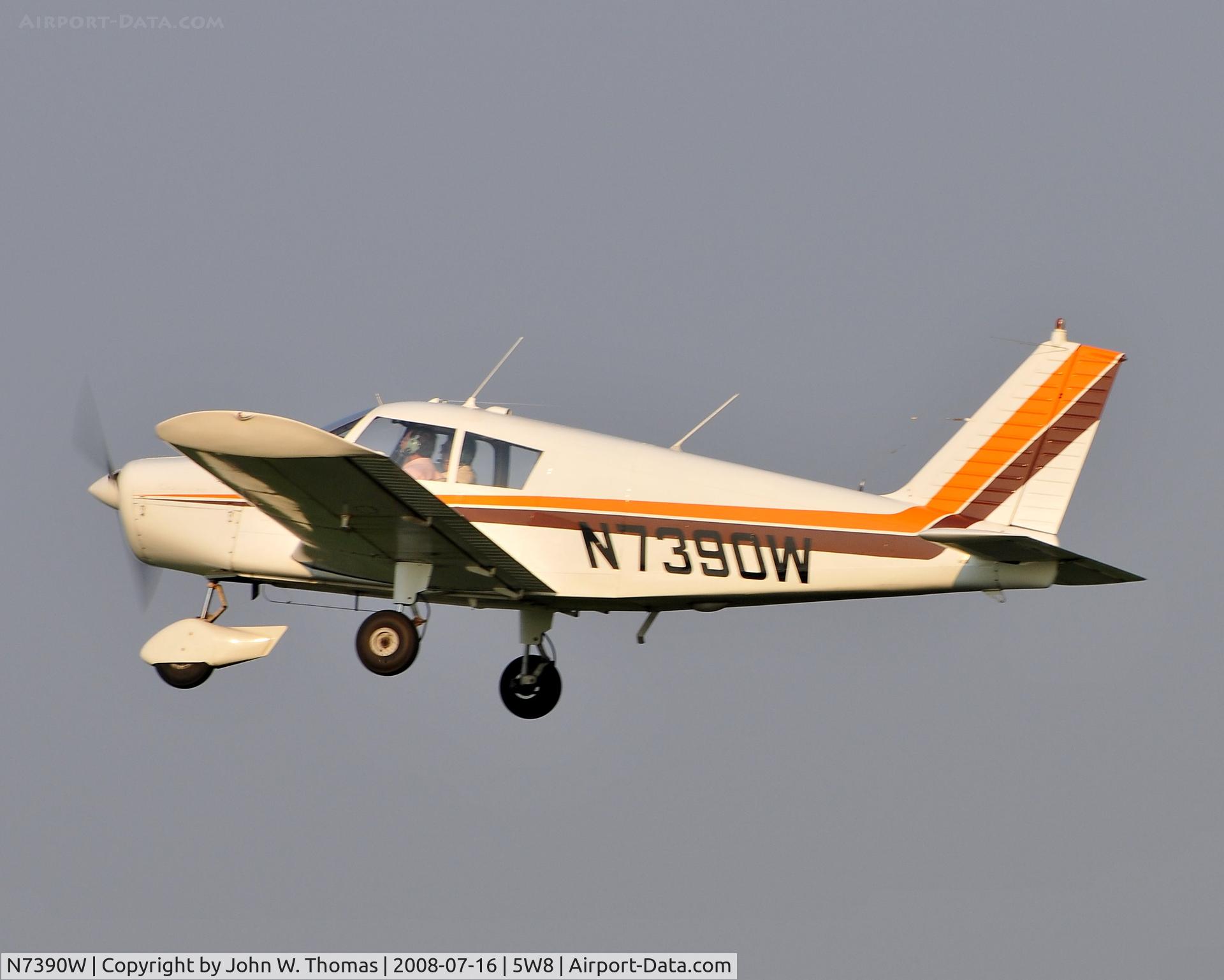 N7390W, 1963 Piper PA-28-180 C/N 28-1275, Departing runway 4