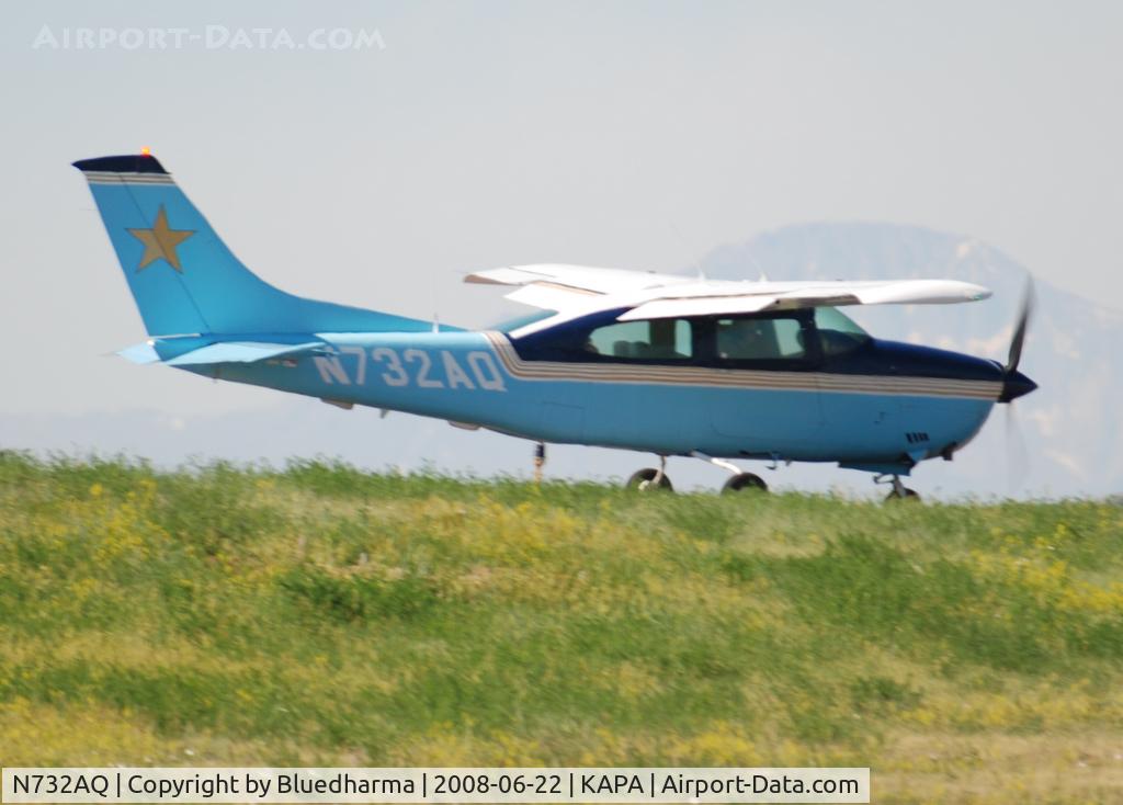N732AQ, 1976 Cessna T210L Turbo Centurion C/N 21061366, Position and Hold for 17L.