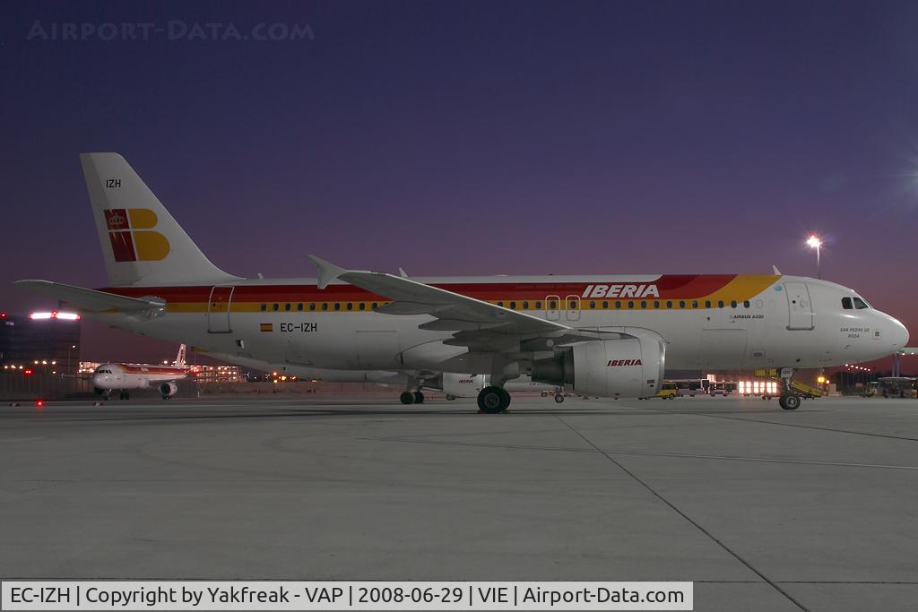 EC-IZH, 2004 Airbus A320-214 C/N 2225, Iberia Airbus 320