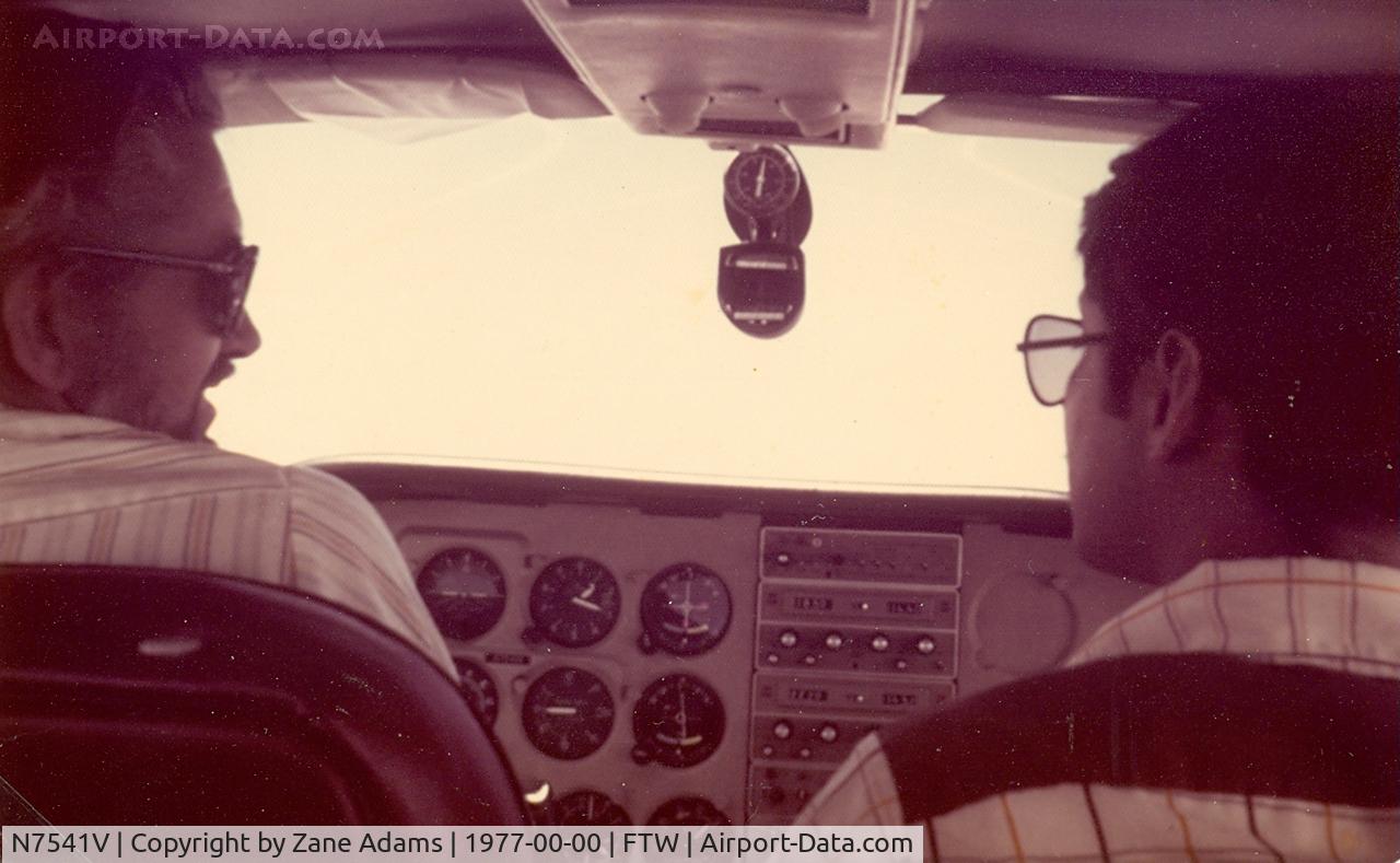 N7541V, 1976 Cessna 177RG Cardinal C/N 177RG0838, John Van Dyke (L) in route to McAllen, TX