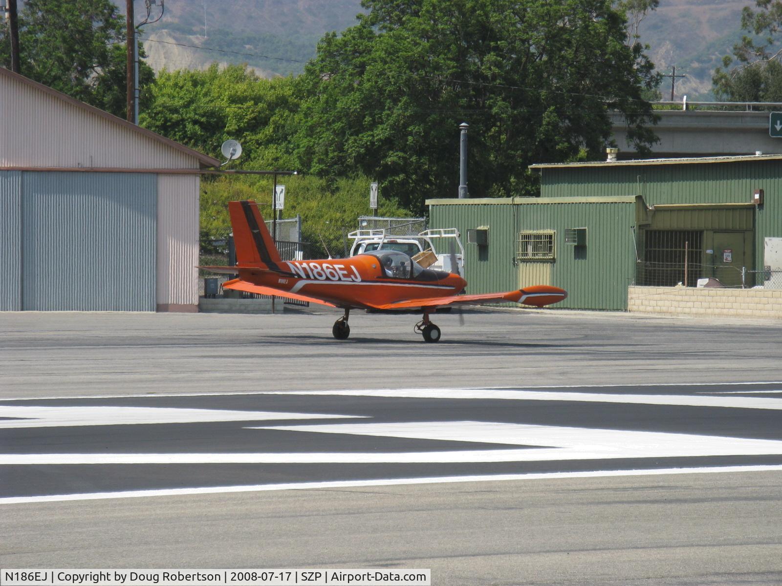 N186EJ, 1979 Pazmany PL-2 C/N 186, 1979 Jansen PAZMANY PL-2, Lycoming O-290-D2B 135 Hp, all metal construction, fixed gear, holding short Rwy 22