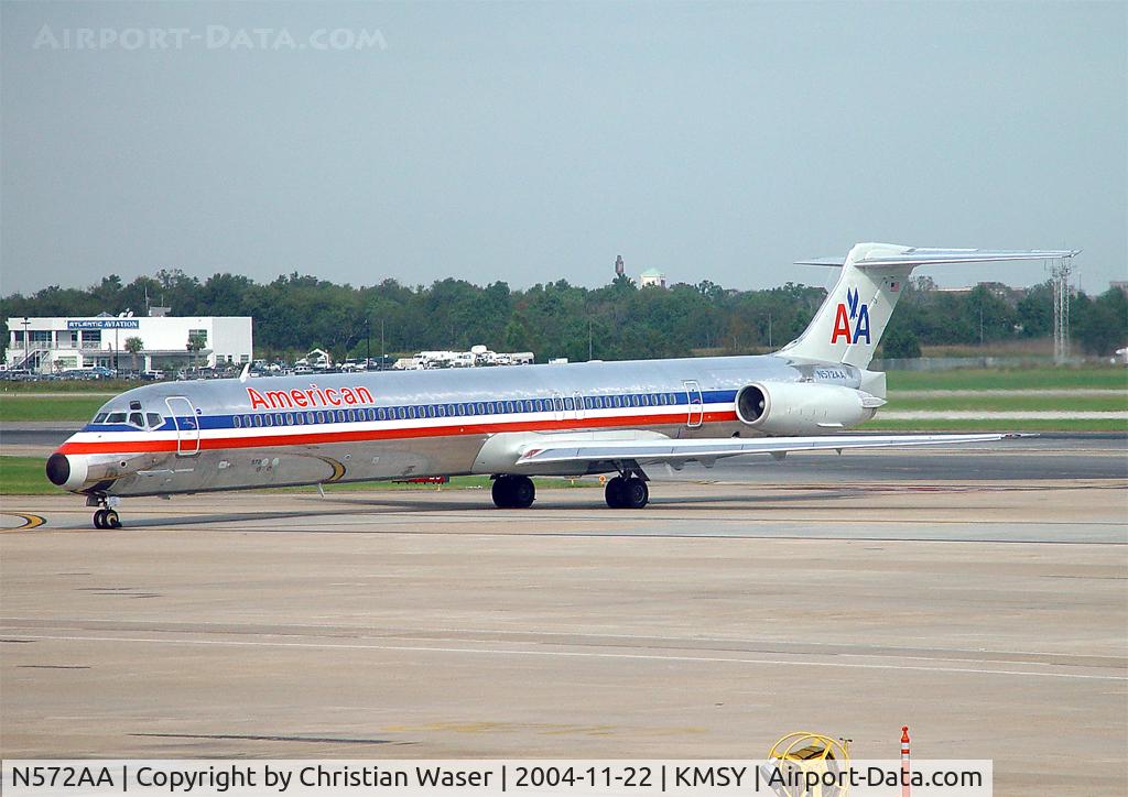 N572AA, 1987 McDonnell Douglas MD-83 (DC-9-83) C/N 49458, American