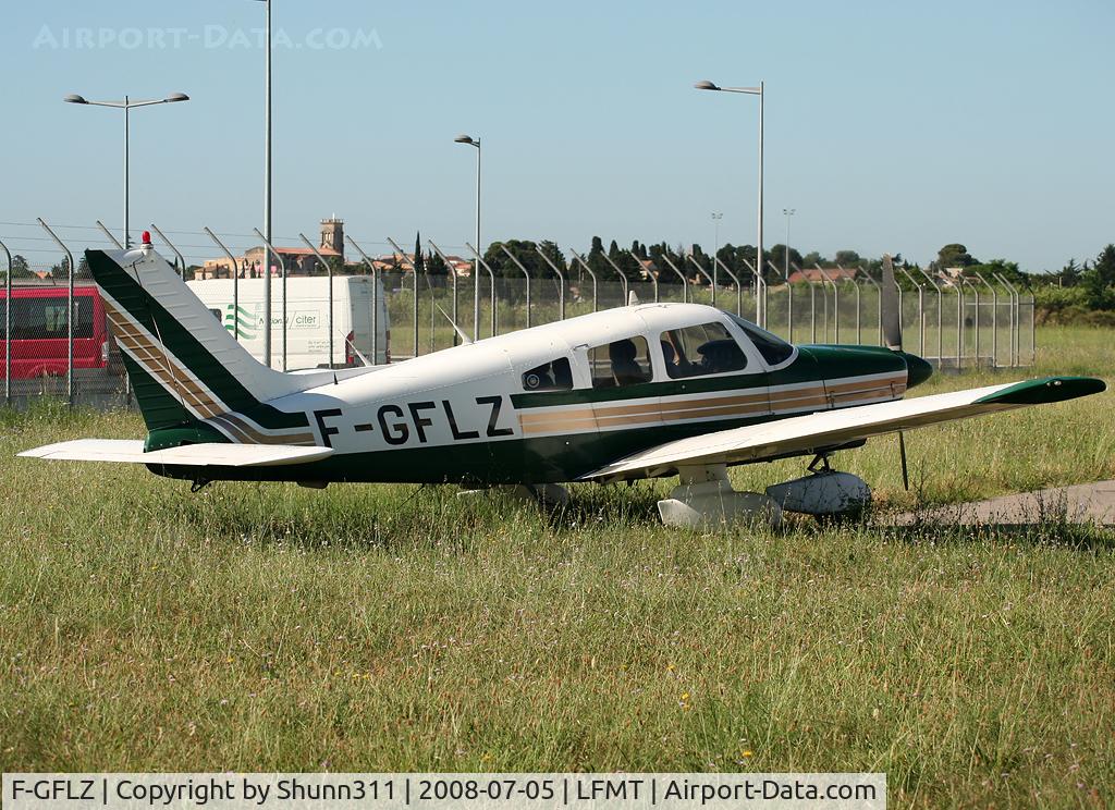 F-GFLZ, Piper PA-28-181 C/N 28-8690049, Parked at the Airclub...