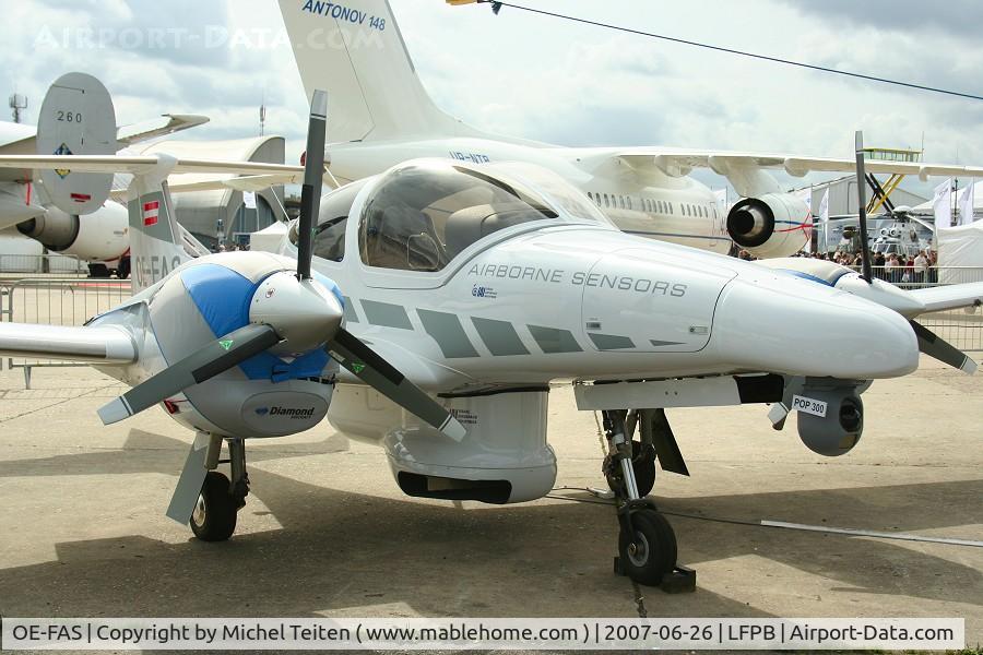 OE-FAS, Diamond DA-42MPP Twin Star C/N 42.234, At the Paris Air Show 2007 static display