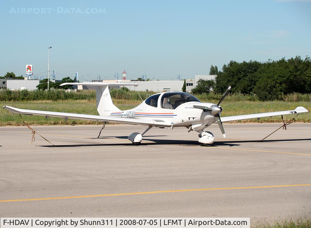 F-HDAV, 2007 Diamond DA-40D Diamond Star C/N D4.318, Parked at the ESMA apron...