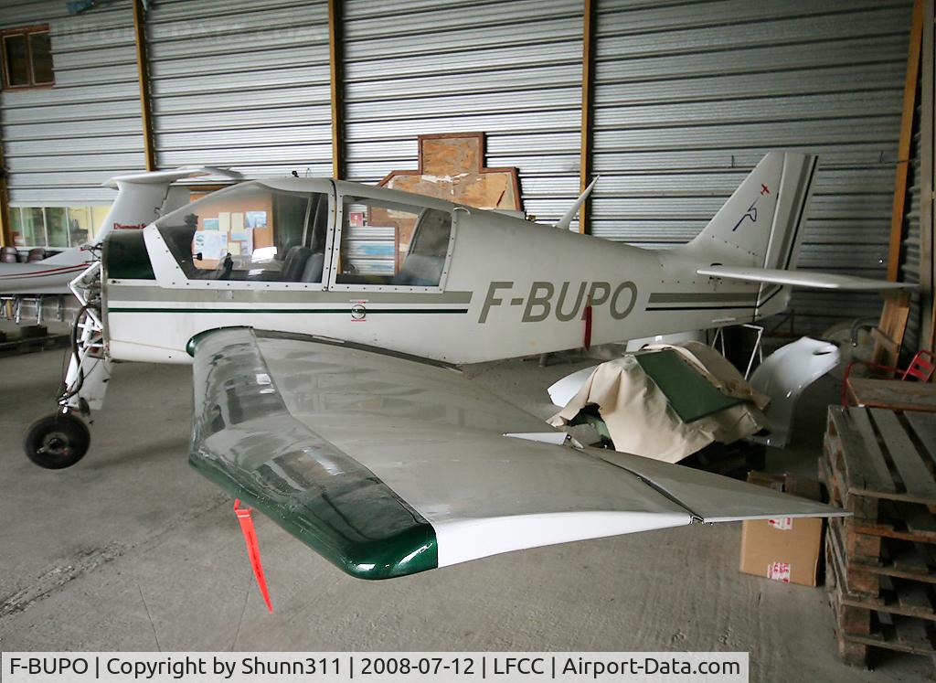 F-BUPO, Robin DR-400-120 C/N 838, Inside Airclub's hangard and on big maintenance...