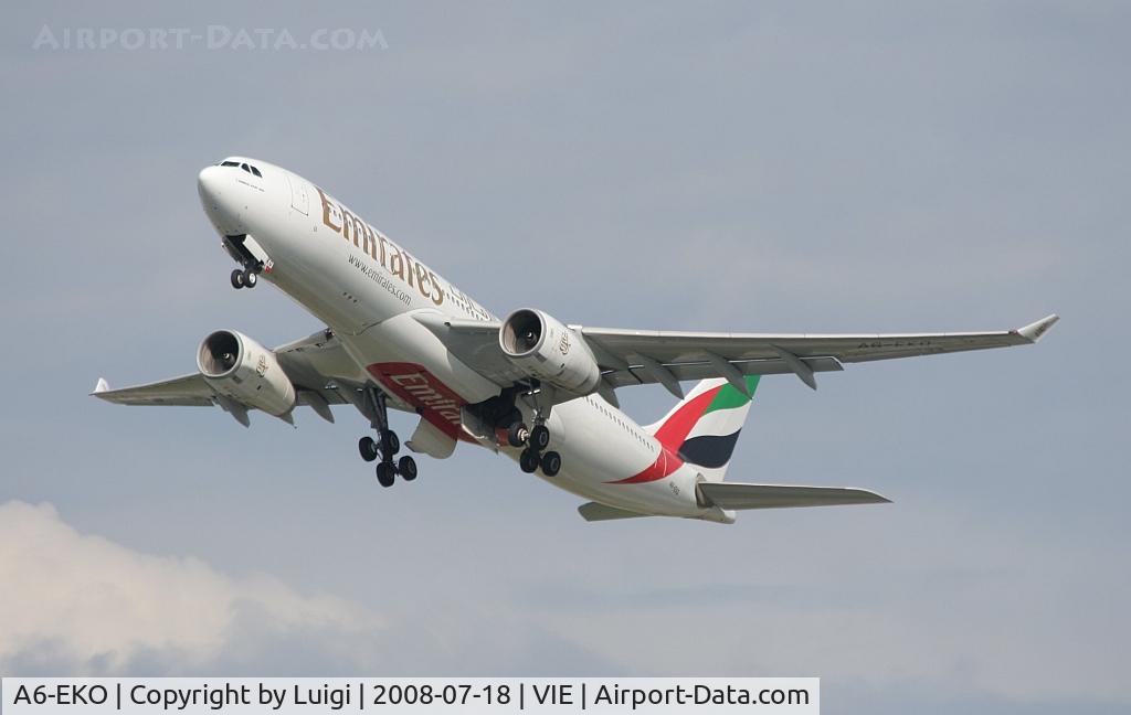 A6-EKO, 1994 Airbus A300B4-605R C/N 747, Emirates A330-200