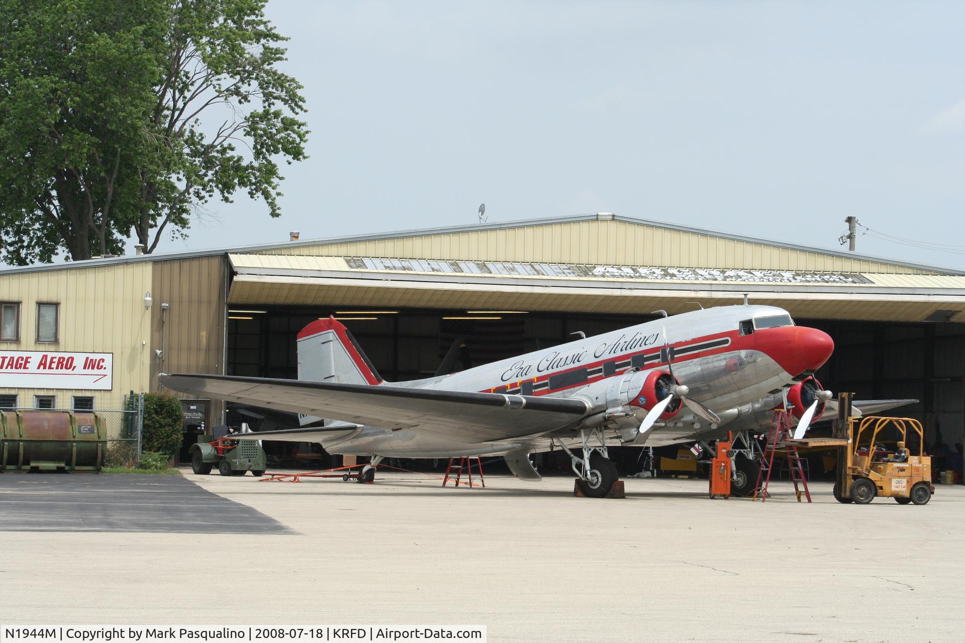 N1944M, 1942 Douglas DC3C-S1C3G (C-47A) C/N 19394, Douglas DC-3C