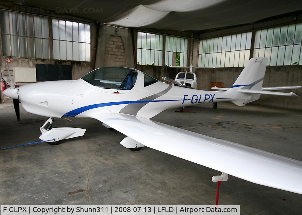 F-GLPX, Aquila A210 (AT01) C/N AT01-168, Inside Airclub's hangar...
