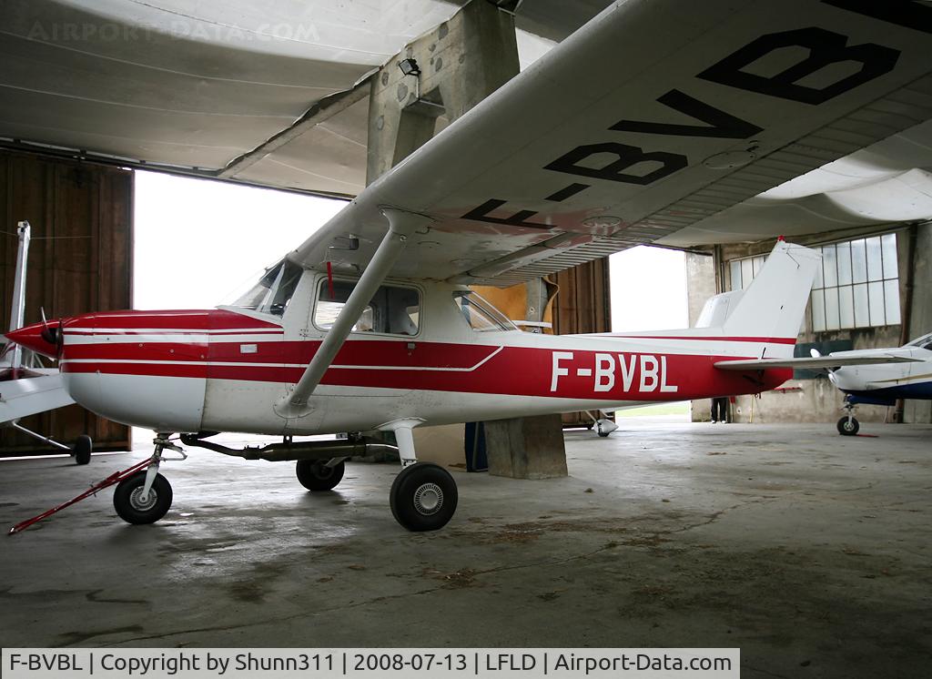 F-BVBL, Reims F150L C/N 1077, Inside Airclub's hangar...