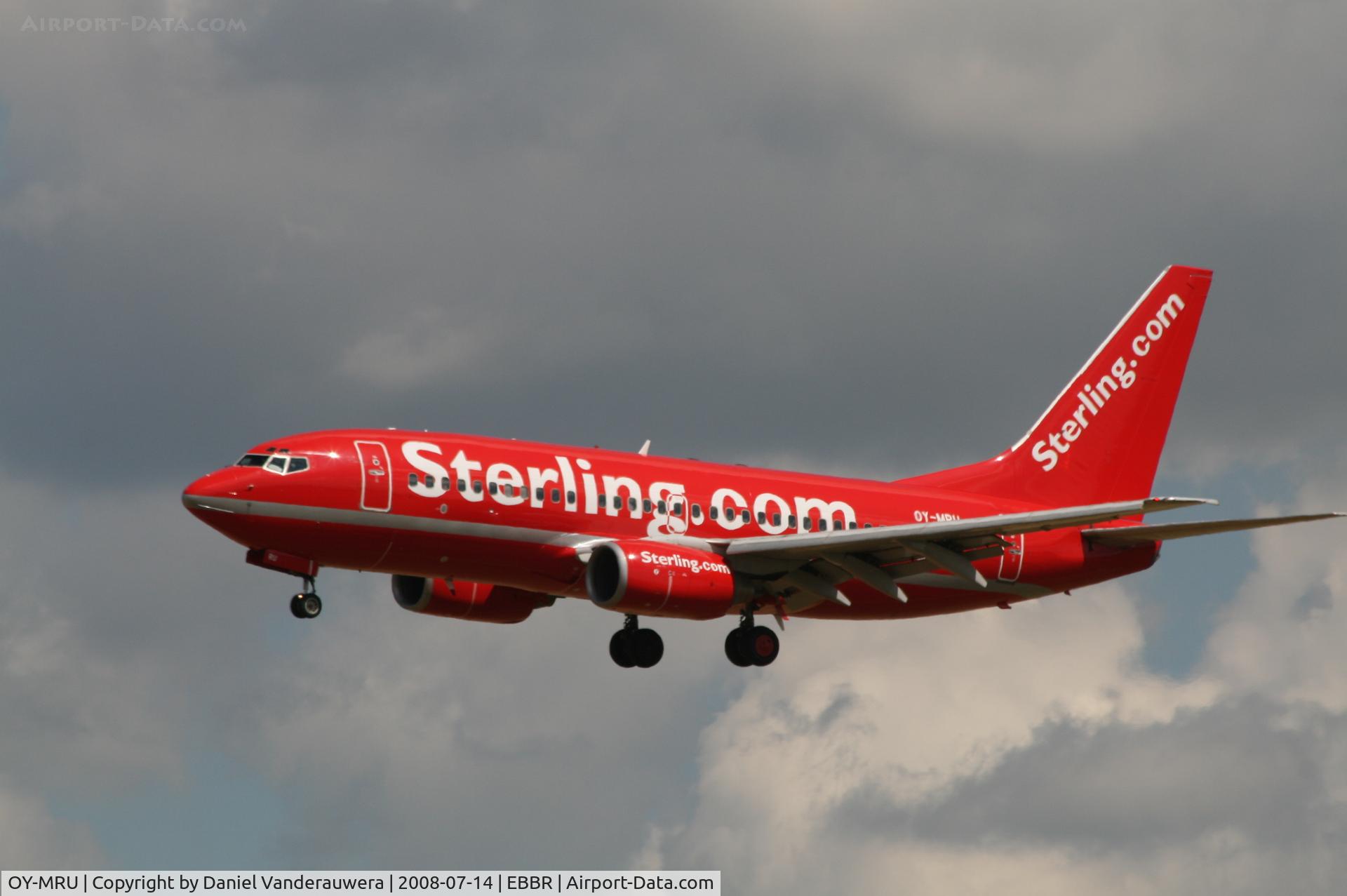 OY-MRU, 1999 Boeing 737-73S C/N 29079, flight NB637 is descending to rwy 25L