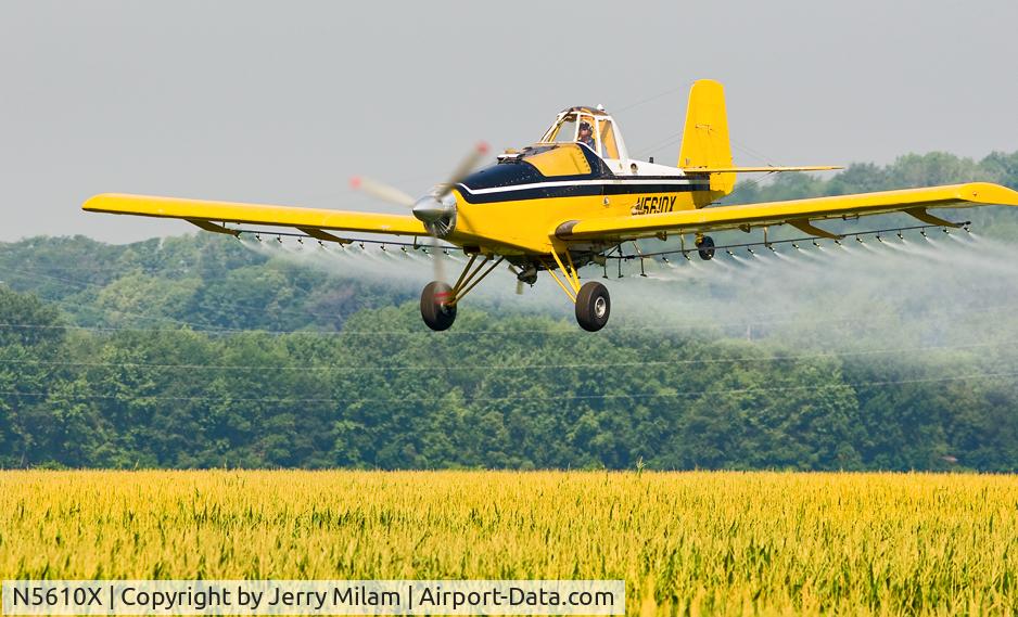 N5610X, 1977 Rockwell International S-2R Turbo Thrush Commander C/N 5098R, Image location is Pekin, IL