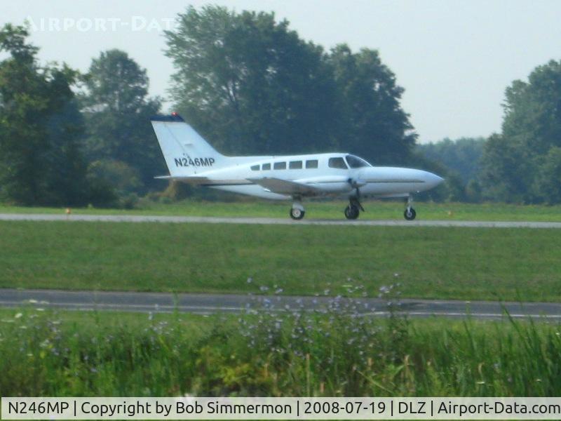 N246MP, 1980 Cessna 402C C/N 402C0272, Departing Delaware, OH