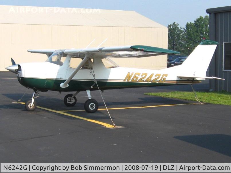 N6242G, 1970 Cessna 150K C/N 15071742, On the ramp at Delaware, OH