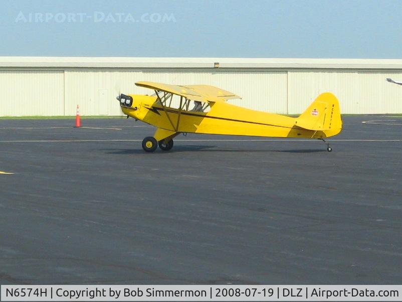 N6574H, 1946 Piper J3C-65 Cub Cub C/N 19765, Departing Delaware, OH