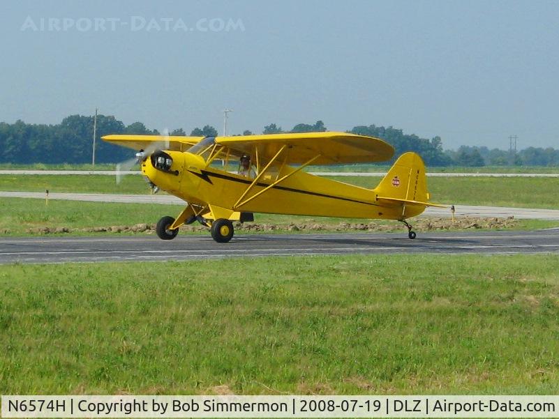N6574H, 1946 Piper J3C-65 Cub Cub C/N 19765, Departing Delaware, OH