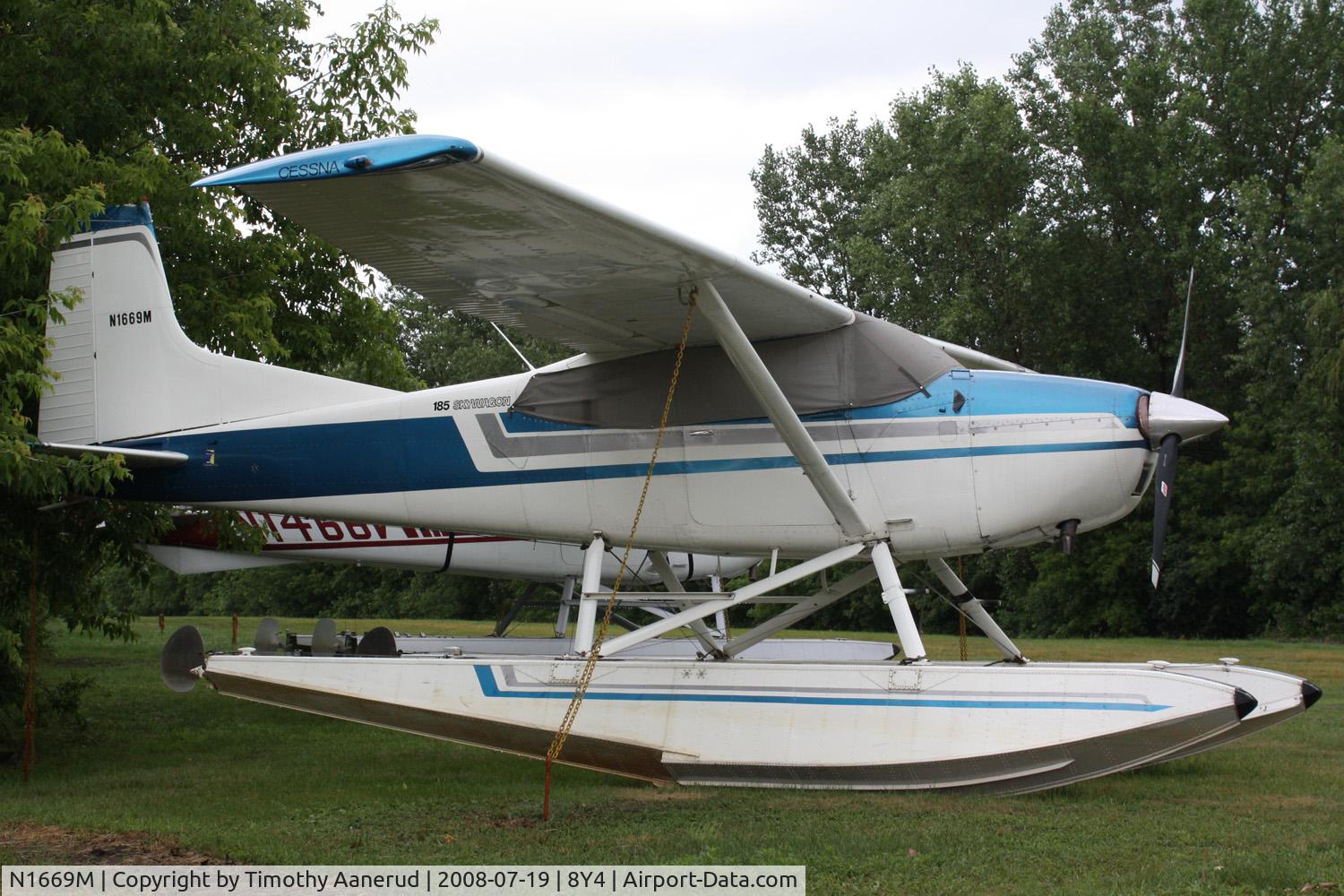 N1669M, 1971 Cessna A185E Skywagon 185 C/N 18501861, Tied down at Surfside Seaplane Base.