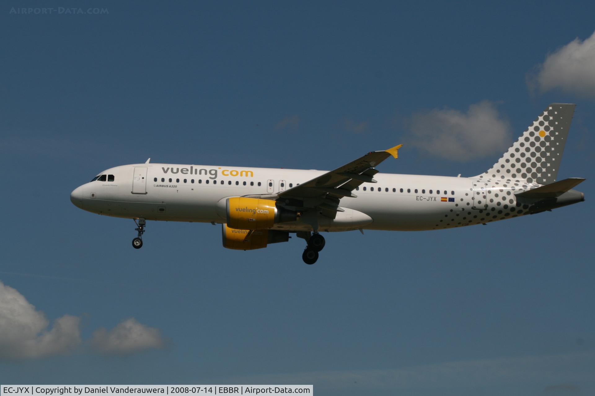 EC-JYX, 2006 Airbus A320-214 C/N 2962, flight VY7060 is descending to rwy 25L