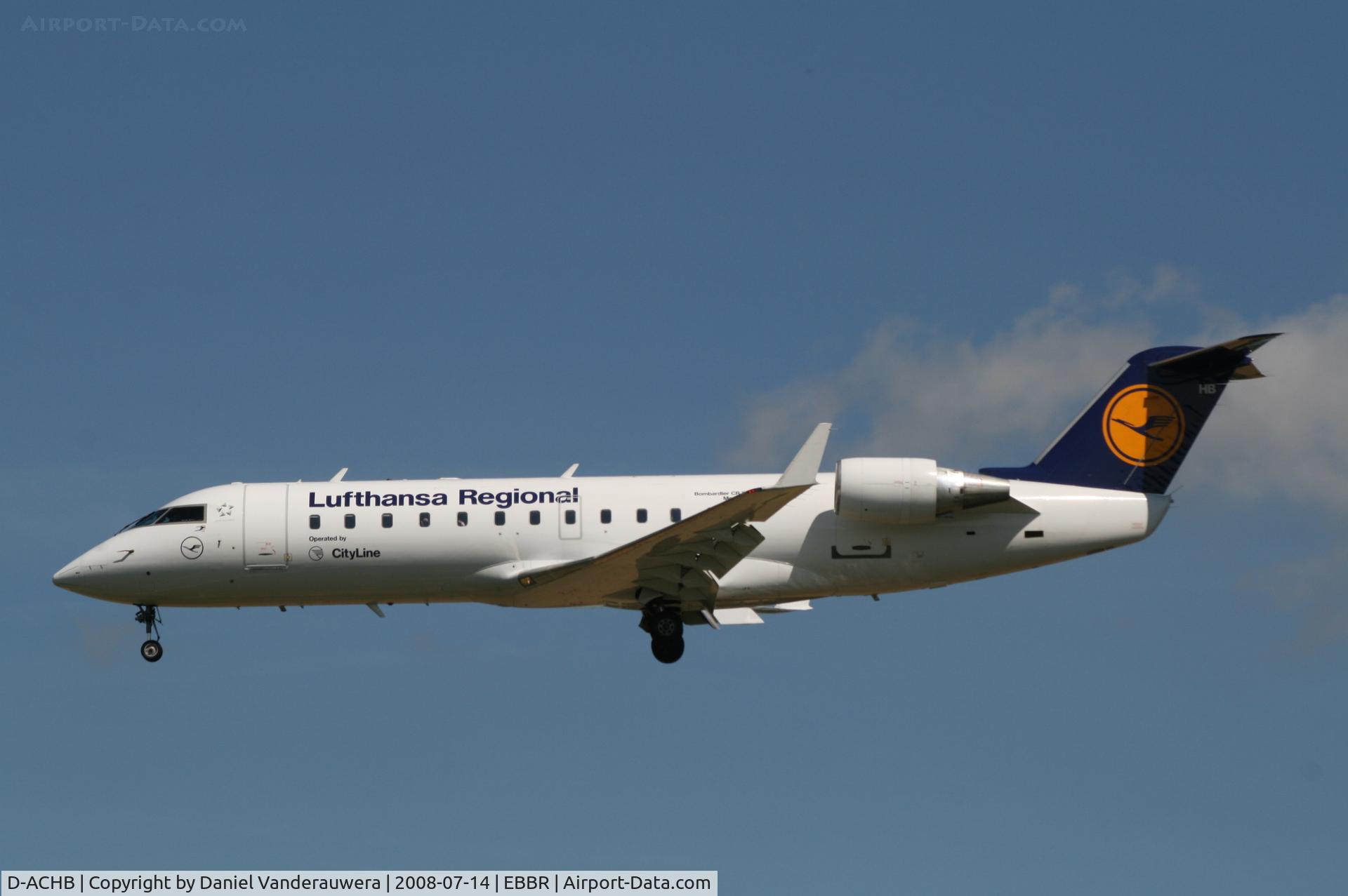 D-ACHB, 2000 Canadair CRJ-200LR (CL-600-2B19) C/N 7391, flight LH4642 is descending to rwy 25L