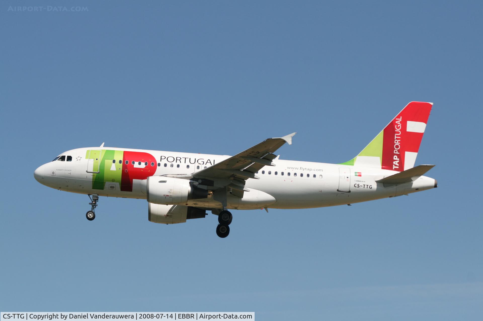 CS-TTG, 1998 Airbus A319-111 C/N 906, 
