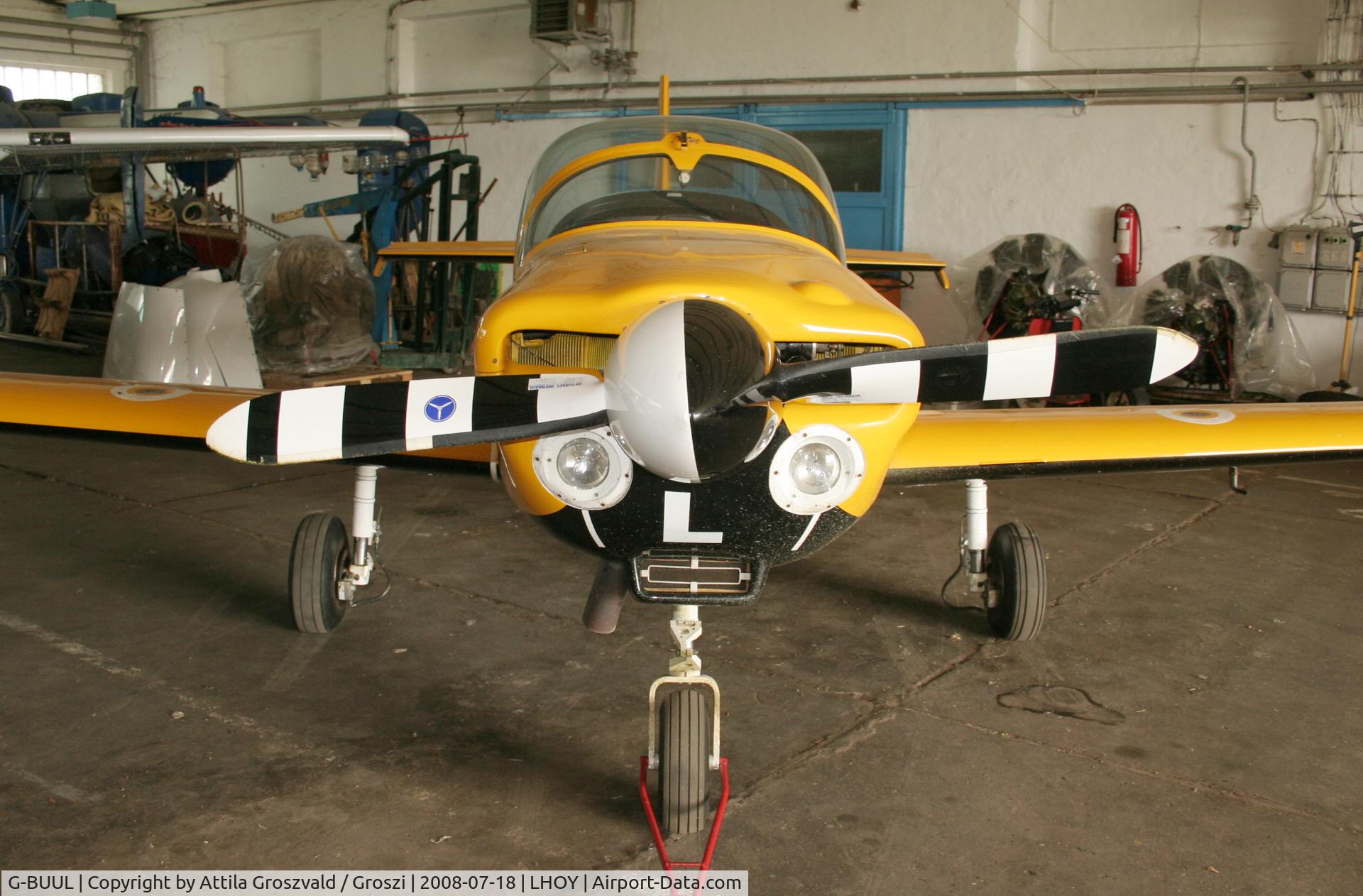 G-BUUL, 1993 Slingsby T-67M Firefly Mk2 C/N 2122, ?csény Airport / hangar