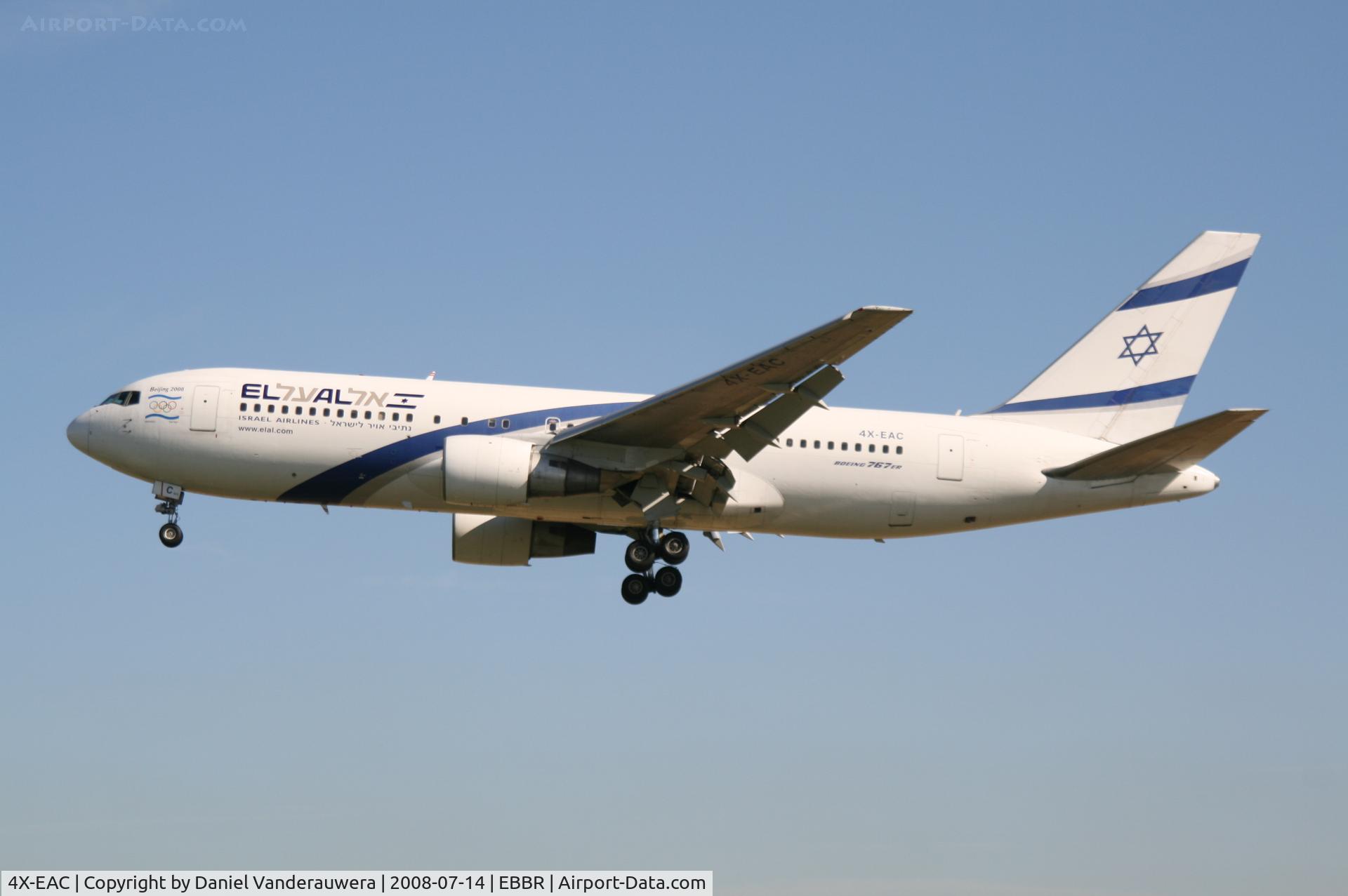 4X-EAC, 1984 Boeing 767-258/ER C/N 22974, flight LY331 is descending to rwy 25L