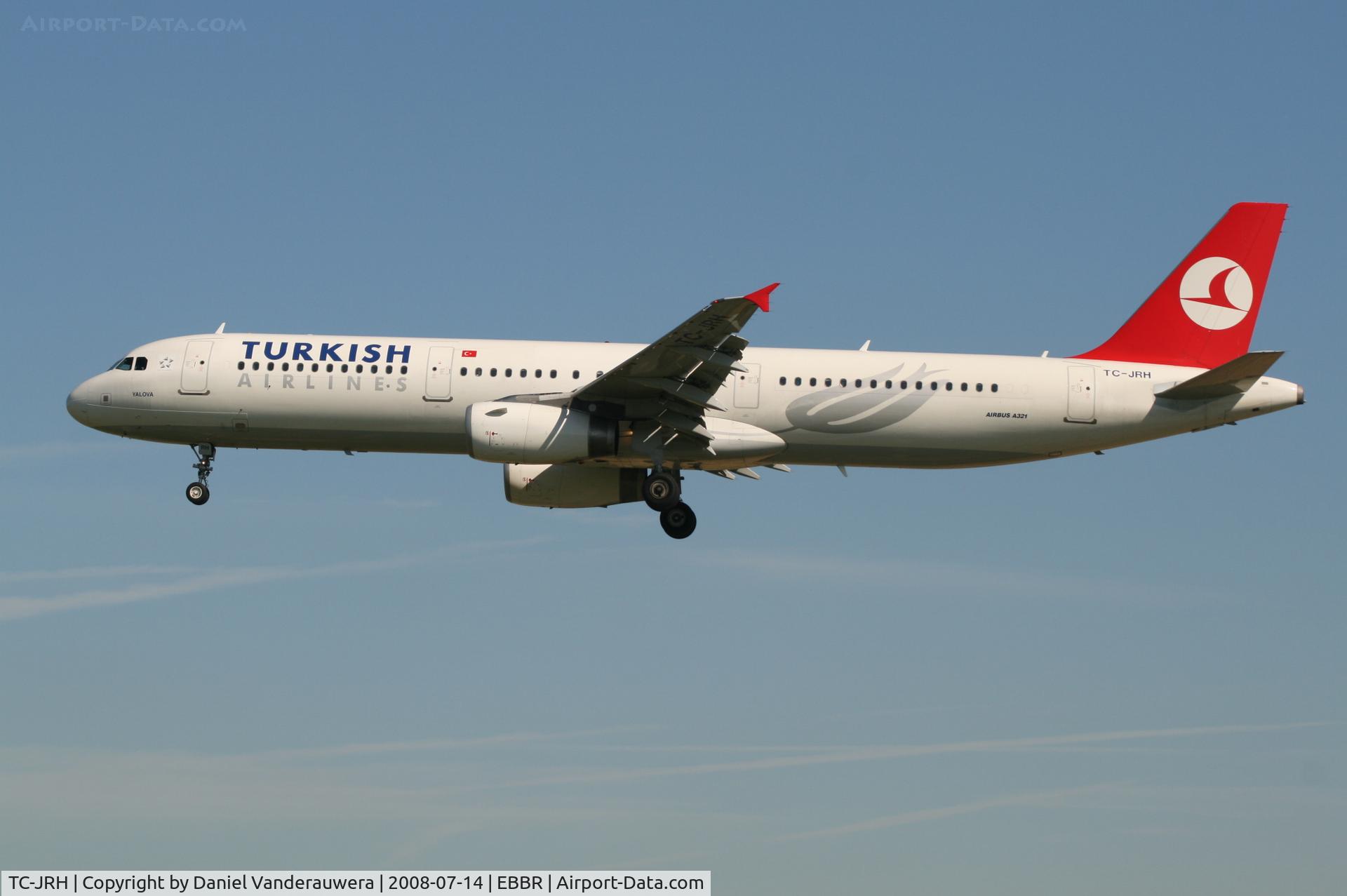 TC-JRH, 2008 Airbus A321-231 C/N 3350, flight TK1937 is descending to rwy 25L